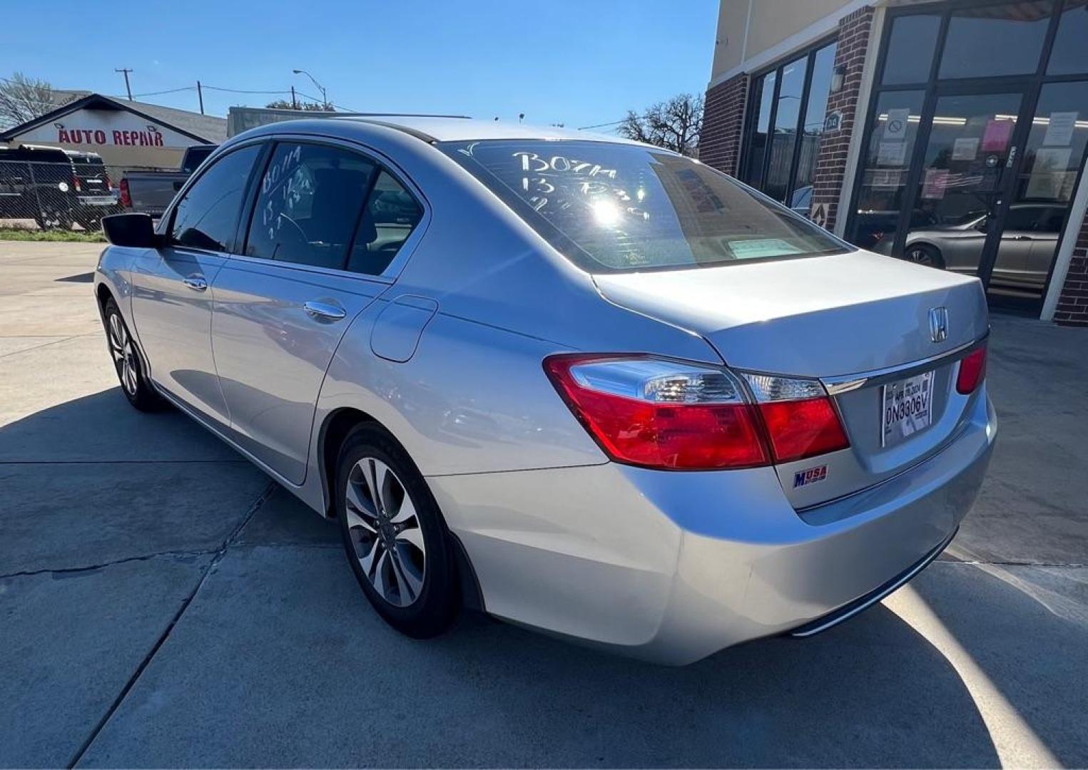 2013 Silver/ Black HONDA ACCORD LX (1HGCR2F36DA) with an 2.4L engine, Continuously Variable transmission, located at 4415 NE 28th St, Haltom City, TX, 76117, (817) 222-9334, 32.795322, -97.280937 - Photo#1