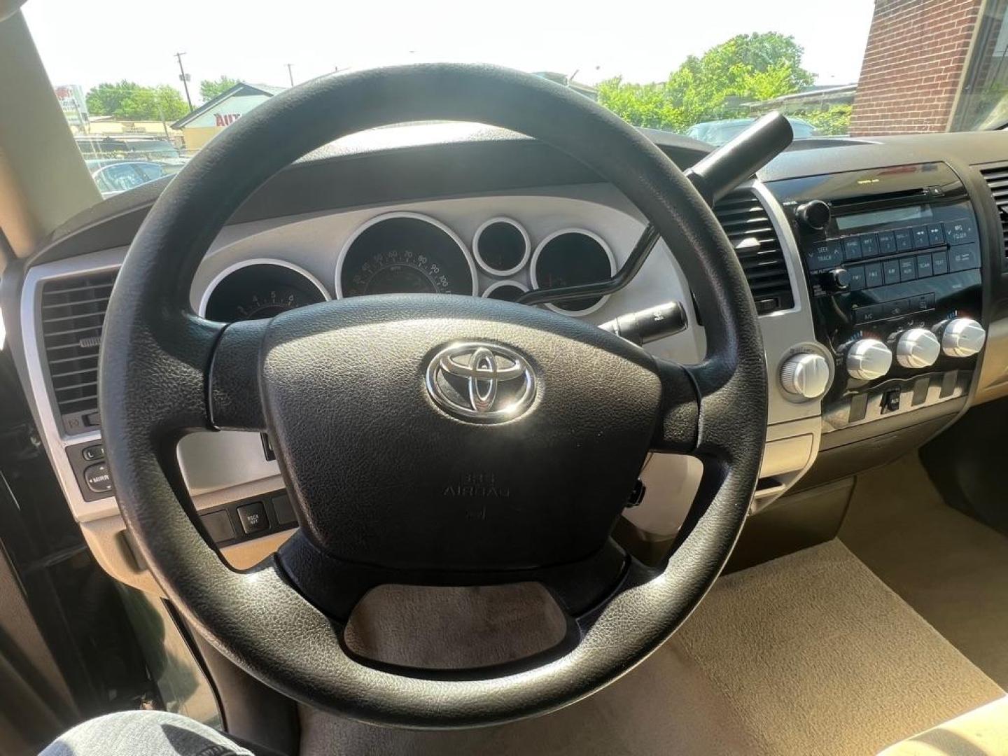 2008 GREEN TOYOTA TUNDRA DOUBLE CAB (5TBBT54188S) with an 4.7L engine, Automatic transmission, located at 4415 NE 28th St, Haltom City, TX, 76117, (817) 222-9334, 32.795322, -97.280937 - Photo#12