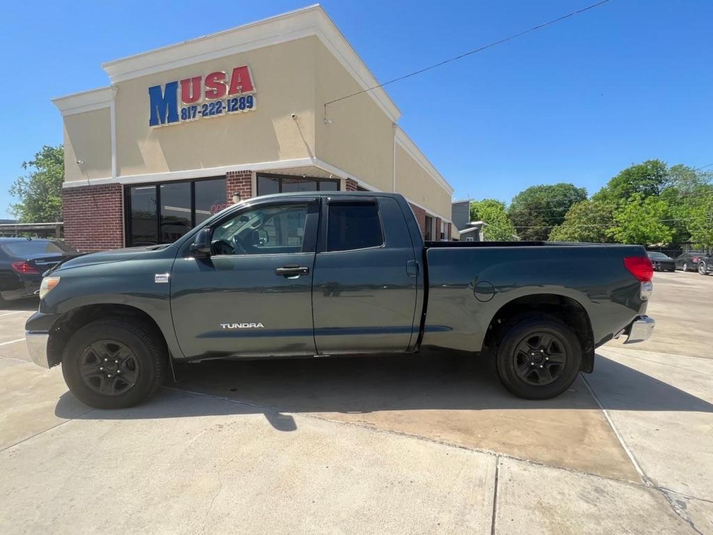 2008 GREEN TOYOTA TUNDRA DOUBLE CAB (5TBBT54188S) with an 4.7L engine, Automatic transmission, located at 4415 NE 28th St, Haltom City, TX, 76117, (817) 222-9334, 32.795322, -97.280937 - Photo#1