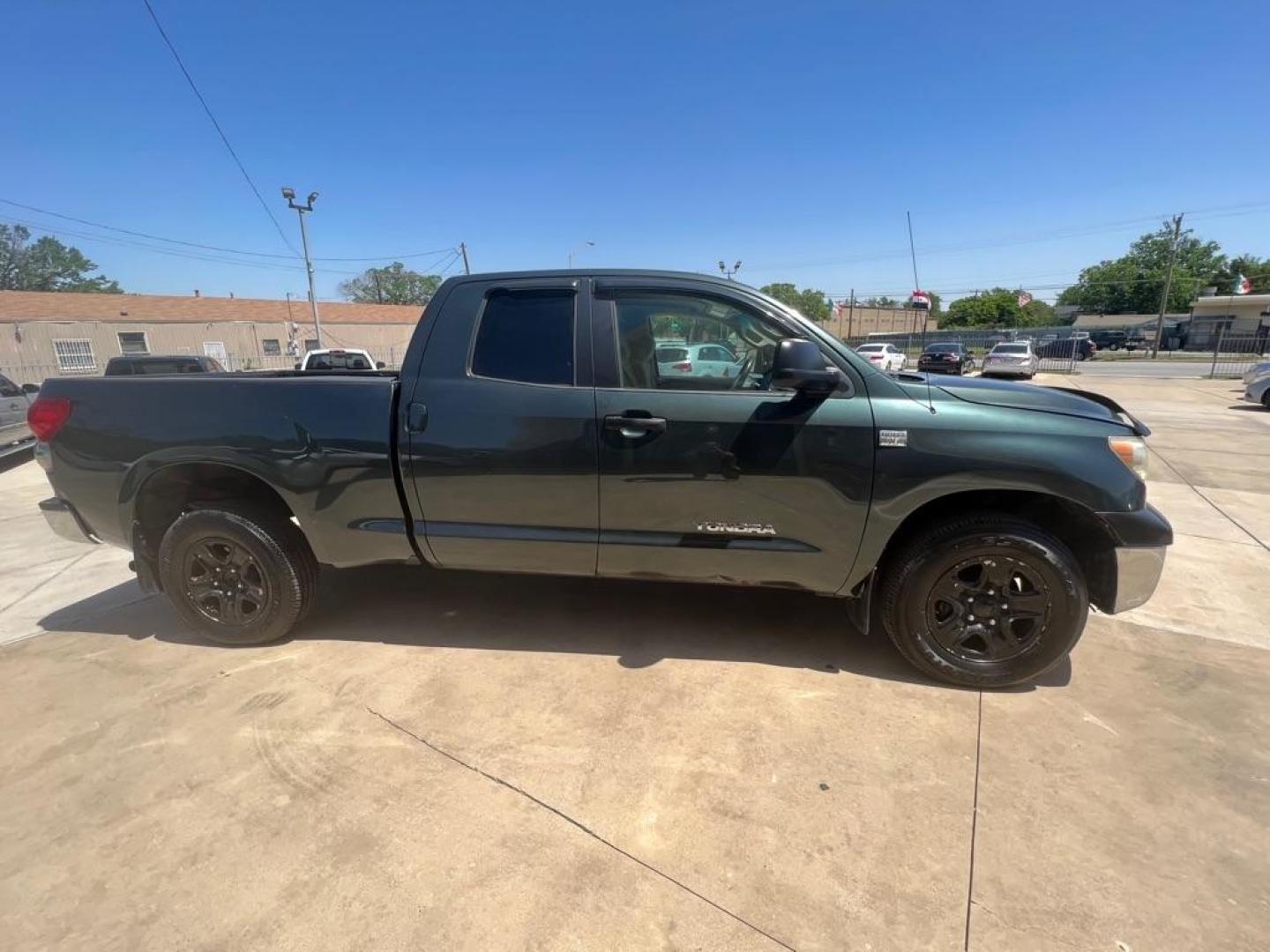 2008 GREEN TOYOTA TUNDRA DOUBLE CAB (5TBBT54188S) with an 4.7L engine, Automatic transmission, located at 4415 NE 28th St, Haltom City, TX, 76117, (817) 222-9334, 32.795322, -97.280937 - Photo#3