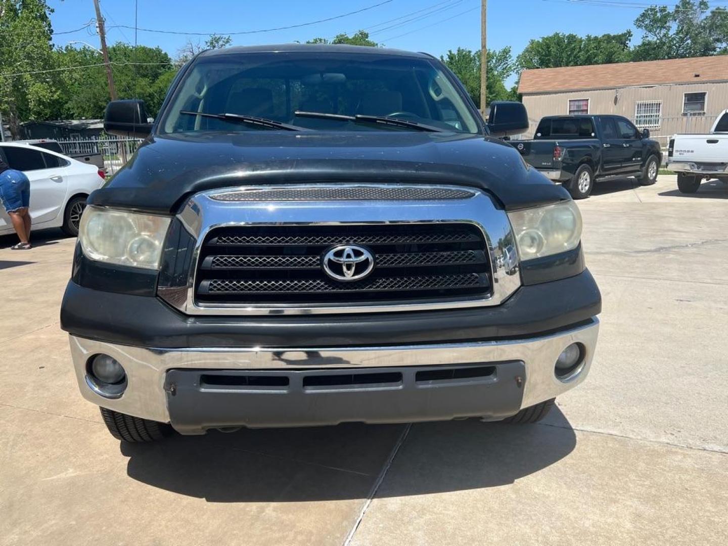 2008 GREEN TOYOTA TUNDRA DOUBLE CAB (5TBBT54188S) with an 4.7L engine, Automatic transmission, located at 4415 NE 28th St, Haltom City, TX, 76117, (817) 222-9334, 32.795322, -97.280937 - Photo#4