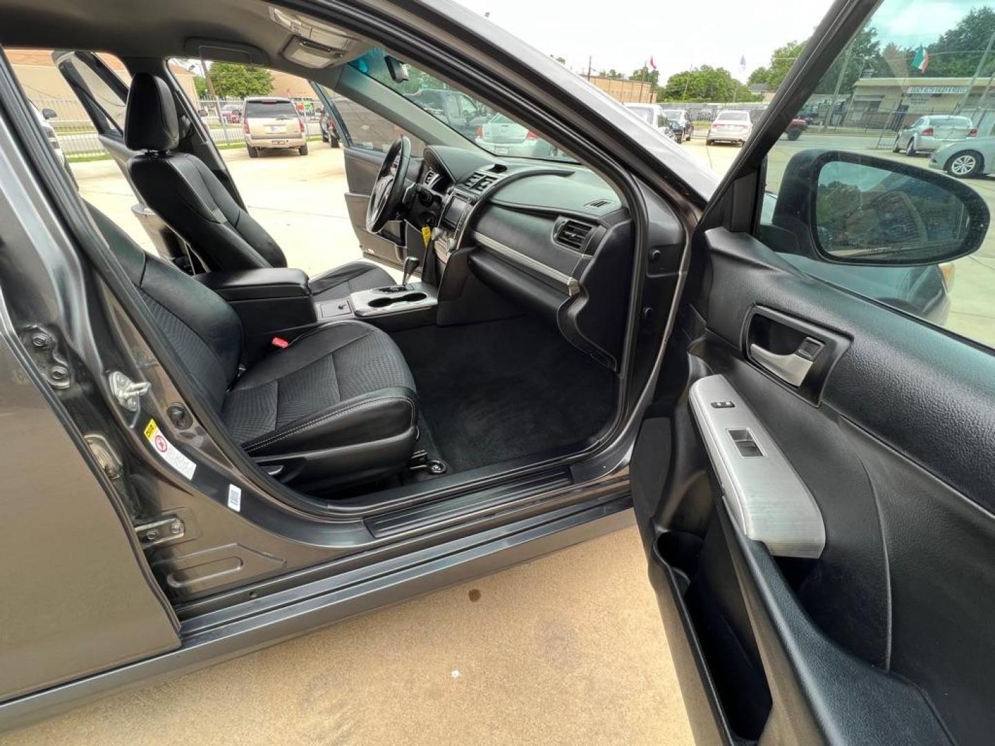 2013 GRAY TOYOTA CAMRY L (4T1BF1FK3DU) with an 2.5L engine, Automatic transmission, located at 4415 NE 28th St, Haltom City, TX, 76117, (817) 222-9334, 32.795322, -97.280937 - Photo#25