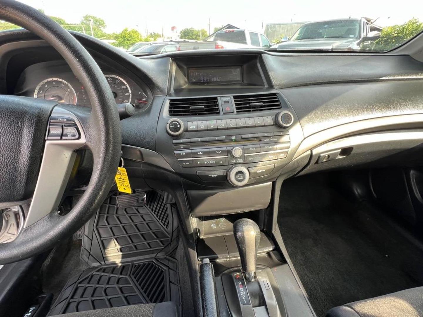 2010 SILVER HONDA ACCORD LX (1HGCP2F35AA) with an 2.4L engine, Automatic transmission, located at 4415 NE 28th St, Haltom City, TX, 76117, (817) 222-9334, 32.795322, -97.280937 - Photo#15