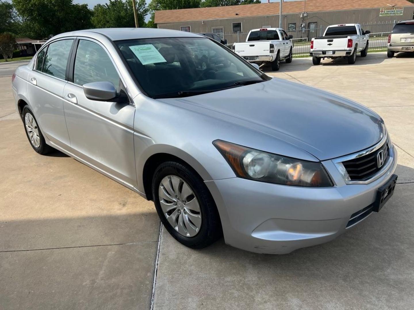 2010 SILVER HONDA ACCORD LX (1HGCP2F35AA) with an 2.4L engine, Automatic transmission, located at 4415 NE 28th St, Haltom City, TX, 76117, (817) 222-9334, 32.795322, -97.280937 - Photo#3