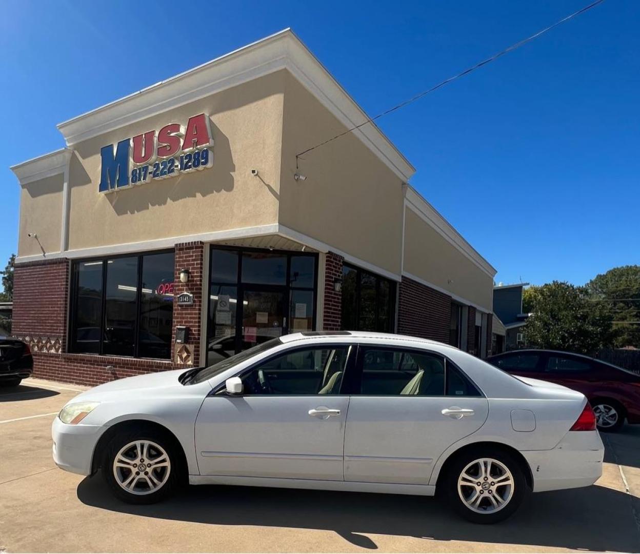 2006 WHITE HONDA ACCORD EX (1HGCM56776A) with an 2.4L engine, Automatic transmission, located at 4415 NE 28th St, Haltom City, TX, 76117, (817) 222-9334, 32.795322, -97.280937 - Photo#0