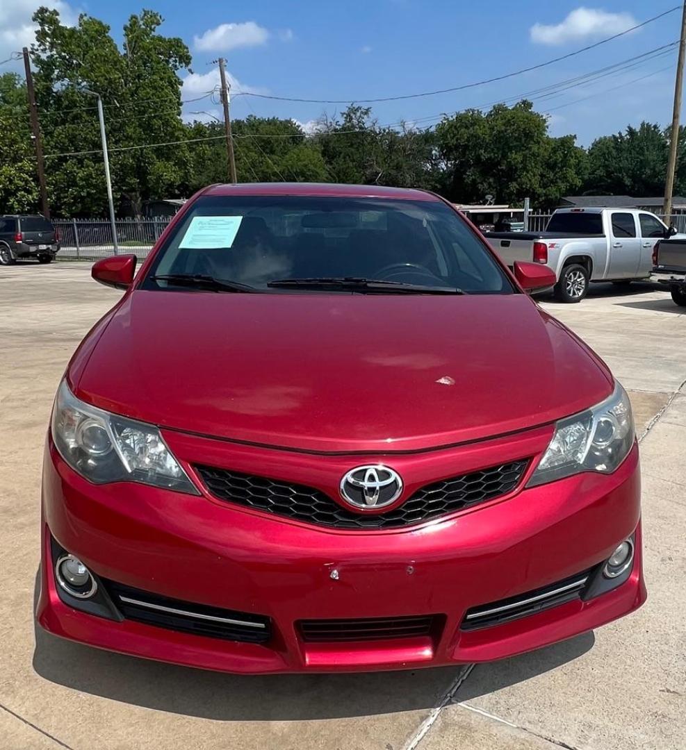 2012 RED TOYOTA CAMRY BASE (4T1BF1FK4CU) with an 2.5L engine, Automatic transmission, located at 4415 NE 28th St, Haltom City, TX, 76117, (817) 222-9334, 32.795322, -97.280937 - Photo#1