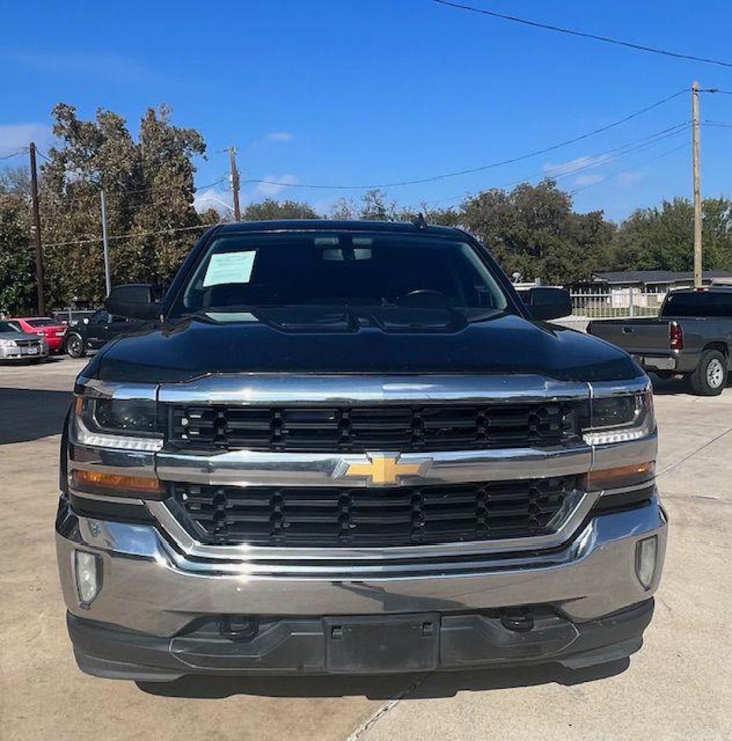 2017 GRAY CHEVROLET SILVERADO 1500 LT (3GCUKREC3HG) with an 5.3L engine, Automatic transmission, located at 4415 NE 28th St, Haltom City, TX, 76117, (817) 222-9334, 32.795322, -97.280937 - Photo#5