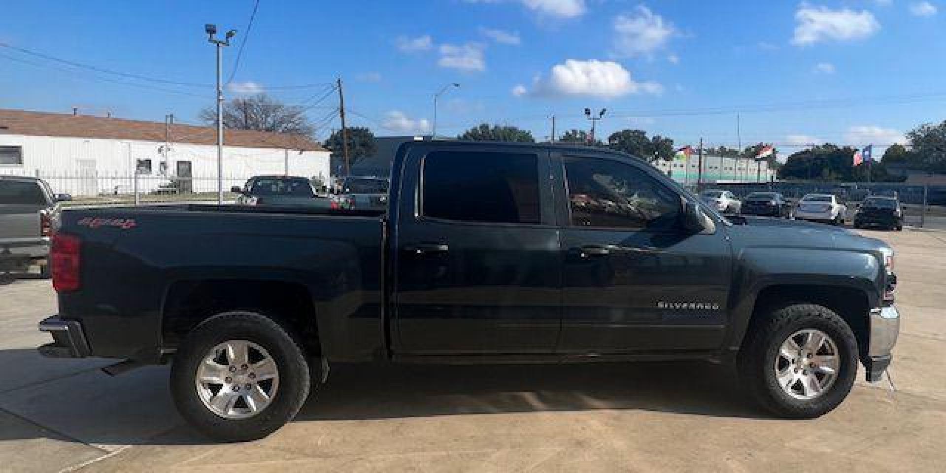 2017 GRAY CHEVROLET SILVERADO 1500 LT (3GCUKREC3HG) with an 5.3L engine, Automatic transmission, located at 4415 NE 28th St, Haltom City, TX, 76117, (817) 222-9334, 32.795322, -97.280937 - Photo#6