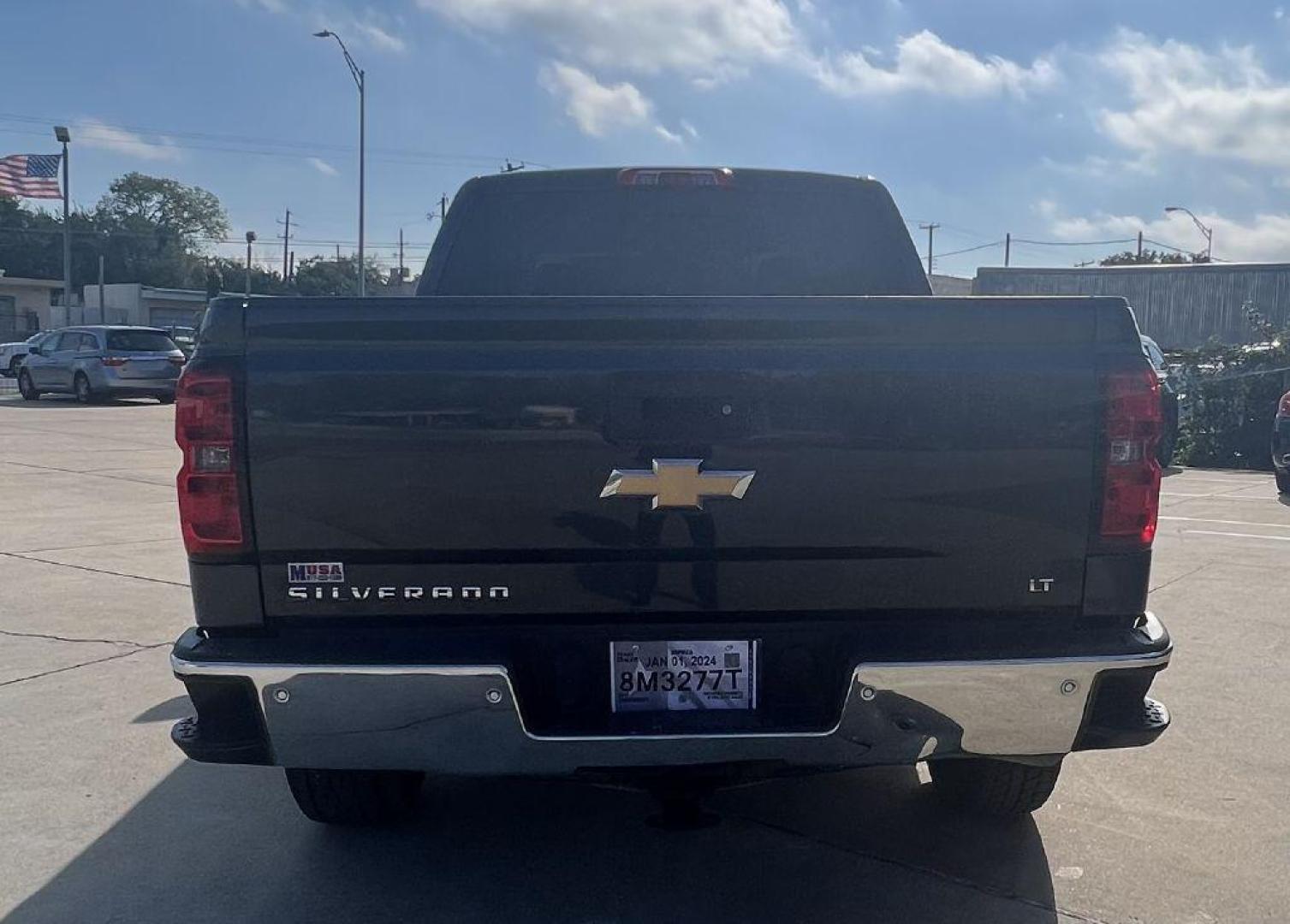 2017 GRAY CHEVROLET SILVERADO 1500 LT (3GCUKREC3HG) with an 5.3L engine, Automatic transmission, located at 4415 NE 28th St, Haltom City, TX, 76117, (817) 222-9334, 32.795322, -97.280937 - Photo#7