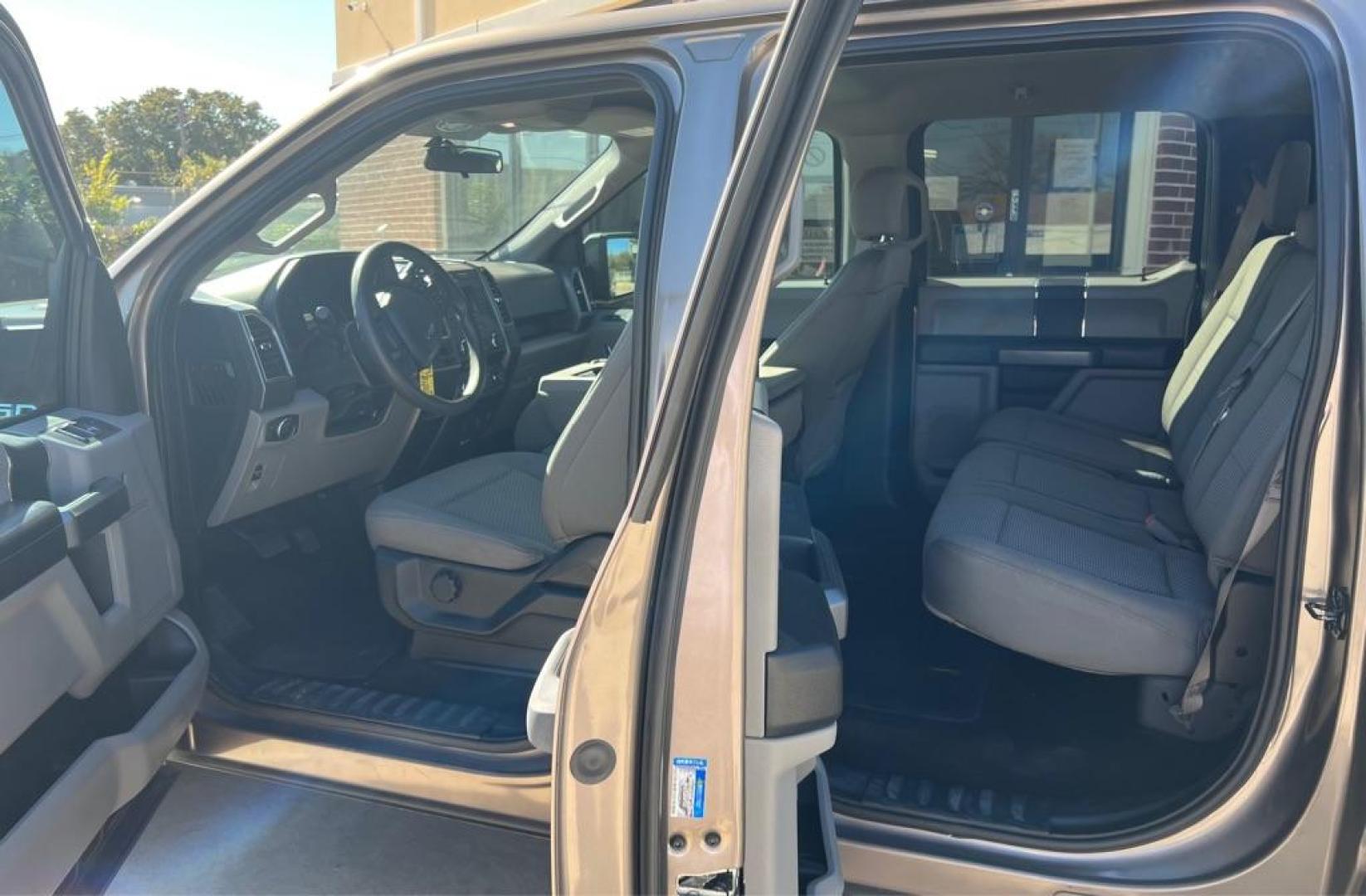 2018 Gray FORD F150 SUPERCREW (1FTEW1C55JK) with an 5.0L engine, Automatic transmission, located at 4415 NE 28th St, Haltom City, TX, 76117, (817) 222-9334, 32.795322, -97.280937 - Photo#9