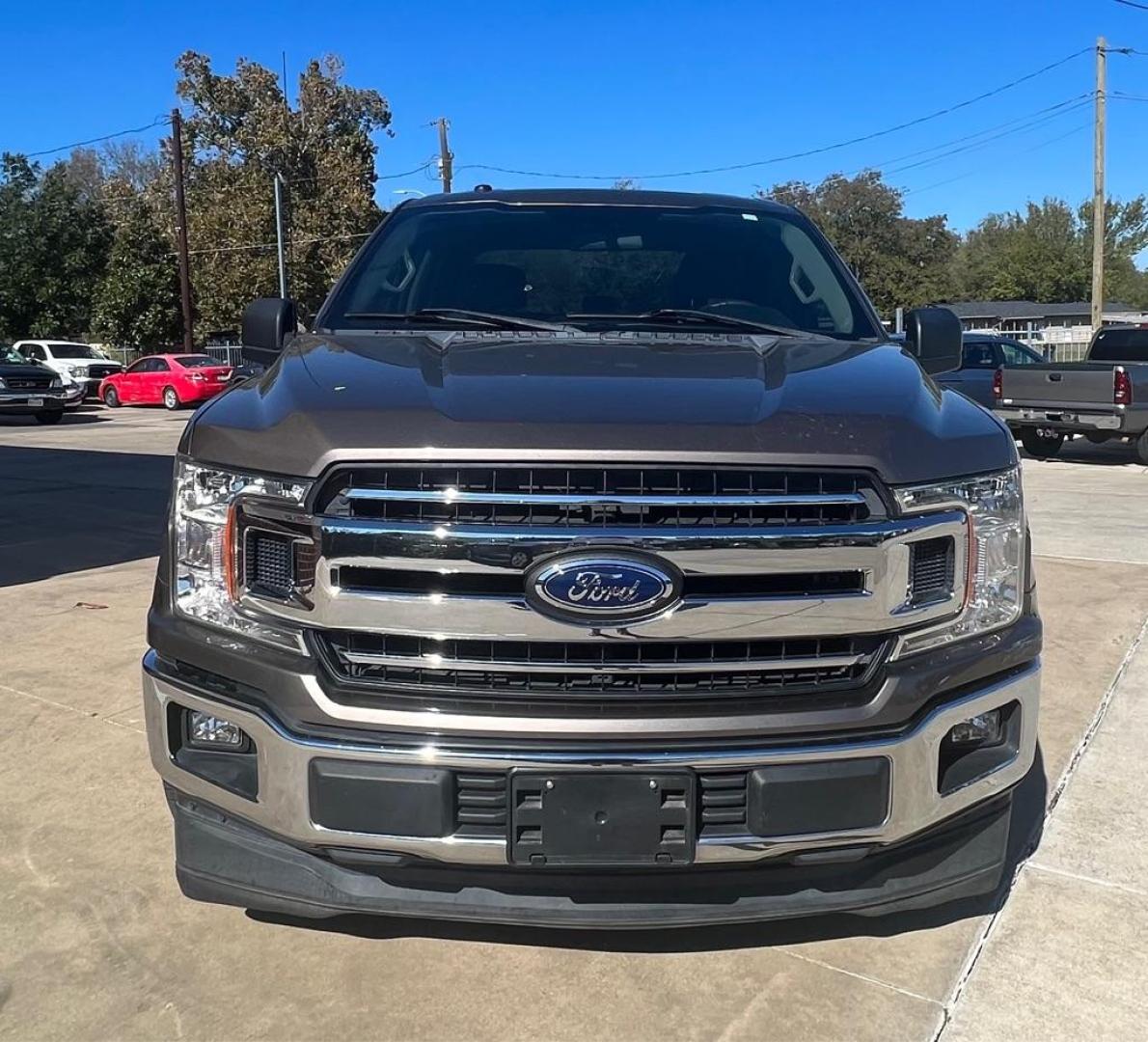 2018 Gray FORD F150 SUPERCREW (1FTEW1C55JK) with an 5.0L engine, Automatic transmission, located at 4415 NE 28th St, Haltom City, TX, 76117, (817) 222-9334, 32.795322, -97.280937 - Photo#5