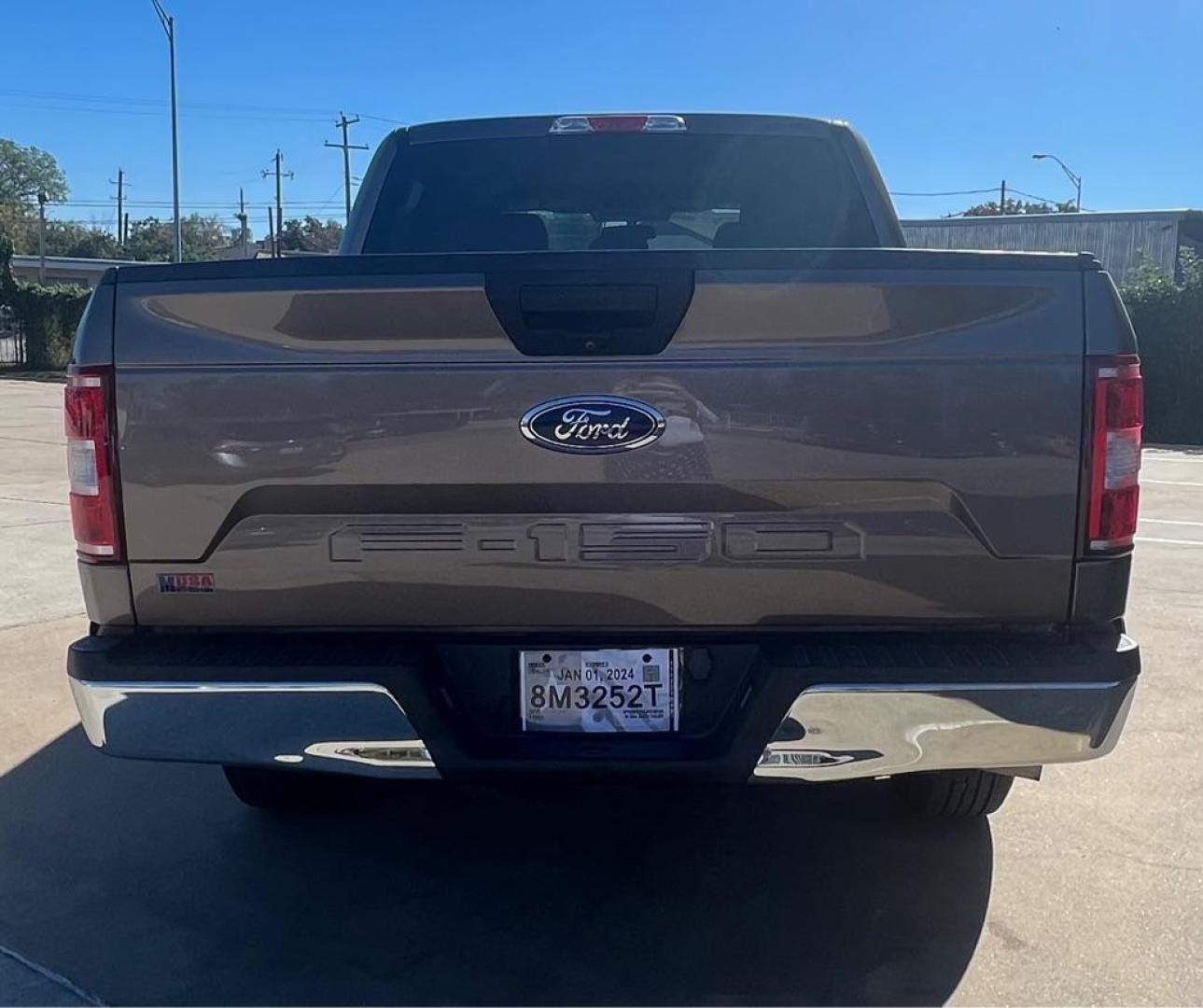 2018 Gray FORD F150 SUPERCREW (1FTEW1C55JK) with an 5.0L engine, Automatic transmission, located at 4415 NE 28th St, Haltom City, TX, 76117, (817) 222-9334, 32.795322, -97.280937 - Photo#7