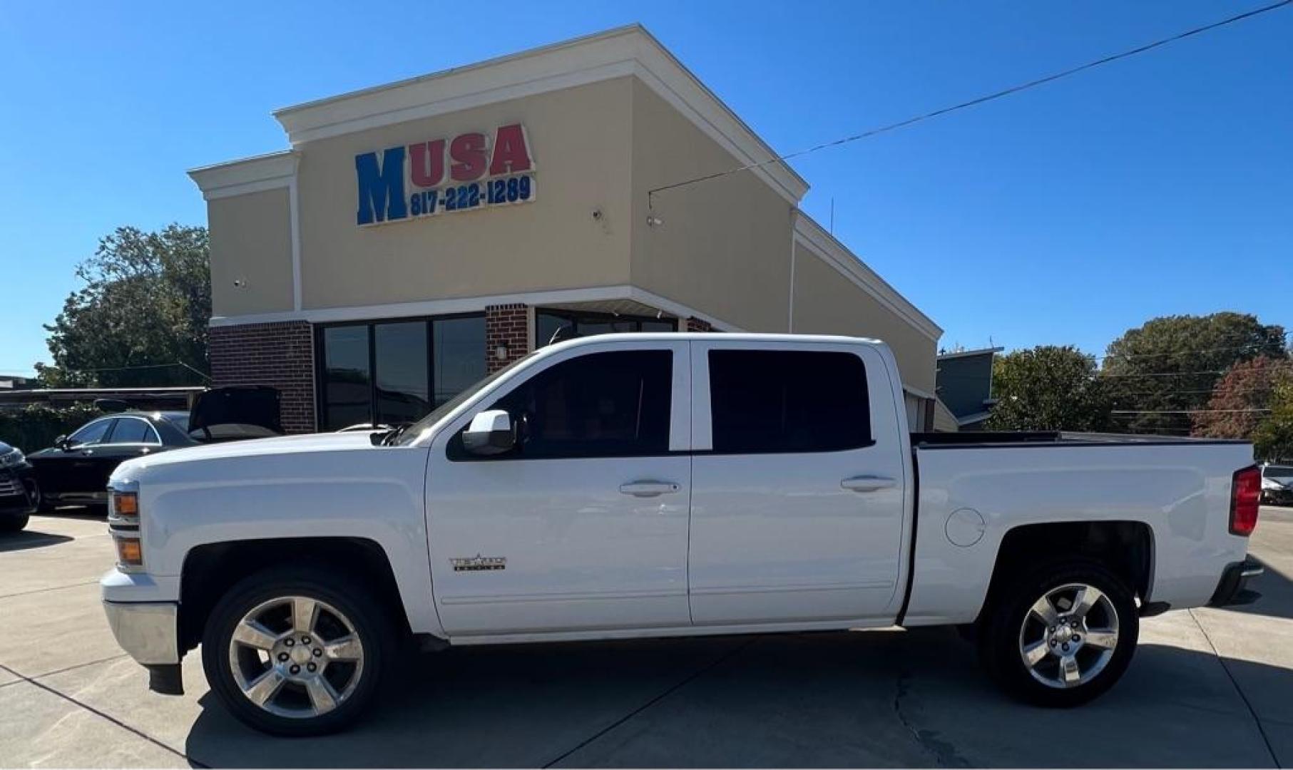 2015 White CHEVROLET SILVERADO 1500 LT (3GCPCREC0FG) with an 5.3L engine, Automatic transmission, located at 4415 NE 28th St, Haltom City, TX, 76117, (817) 222-9334, 32.795322, -97.280937 - Photo#0