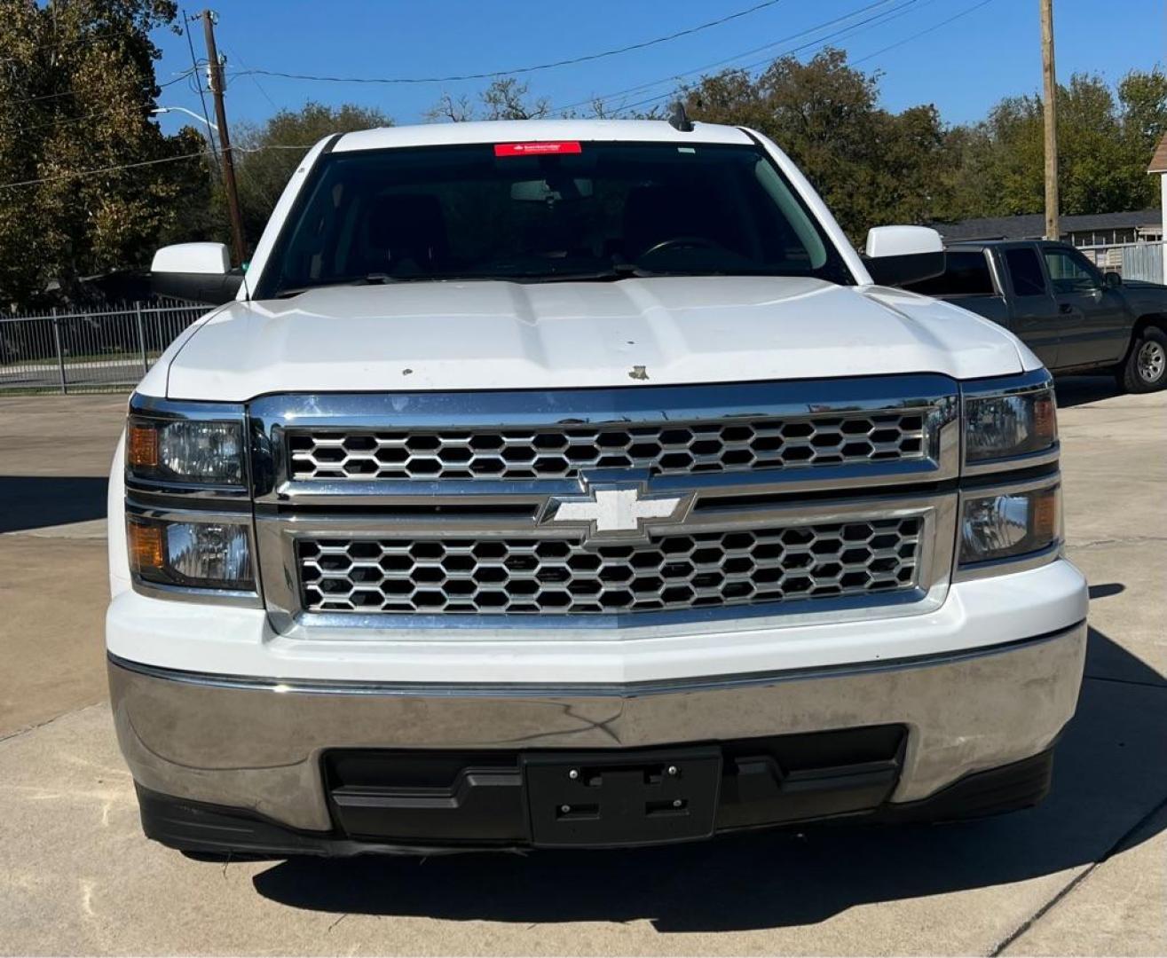 2015 White CHEVROLET SILVERADO 1500 LT (3GCPCREC0FG) with an 5.3L engine, Automatic transmission, located at 4415 NE 28th St, Haltom City, TX, 76117, (817) 222-9334, 32.795322, -97.280937 - Photo#5