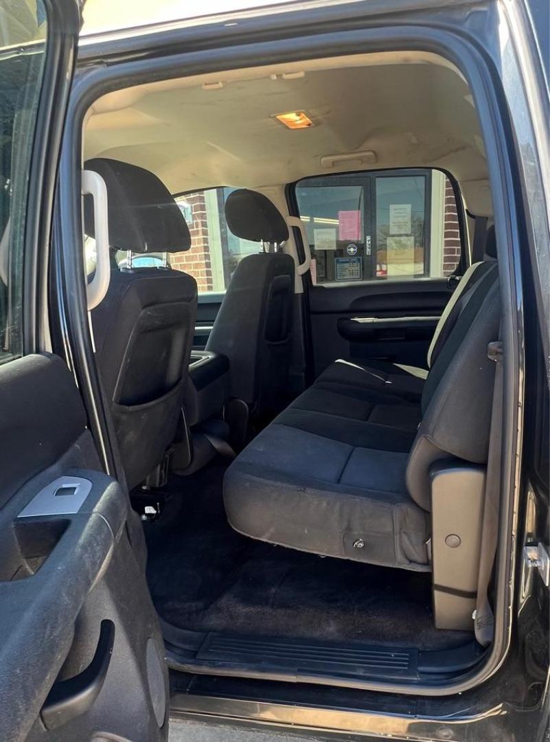 2010 Black GMC SIERRA 1500 SL (3GTRCUEA1AG) with an 4.8L engine, Automatic transmission, located at 4415 NE 28th St, Haltom City, TX, 76117, (817) 222-9334, 32.795322, -97.280937 - Photo#11