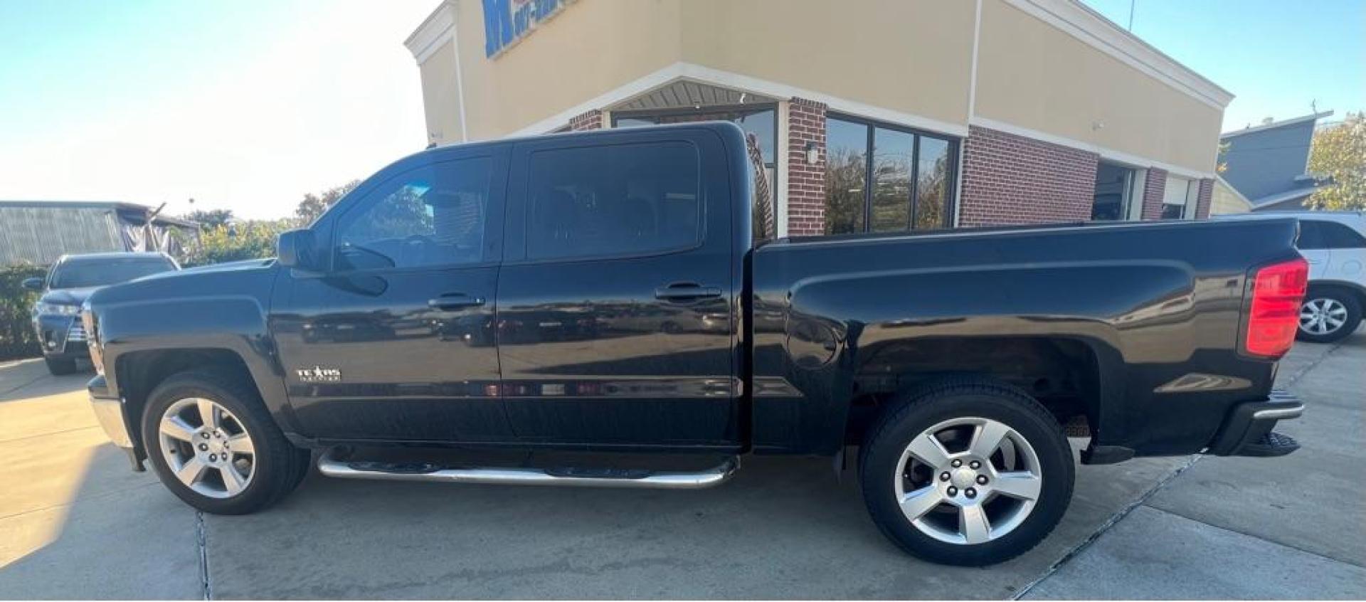 2014 Black CHEVROLET SILVERADO 1500 LT (3GCPCREC6EG) with an 5.3L engine, Automatic transmission, located at 4415 NE 28th St, Haltom City, TX, 76117, (817) 222-9334, 32.795322, -97.280937 - Photo#6