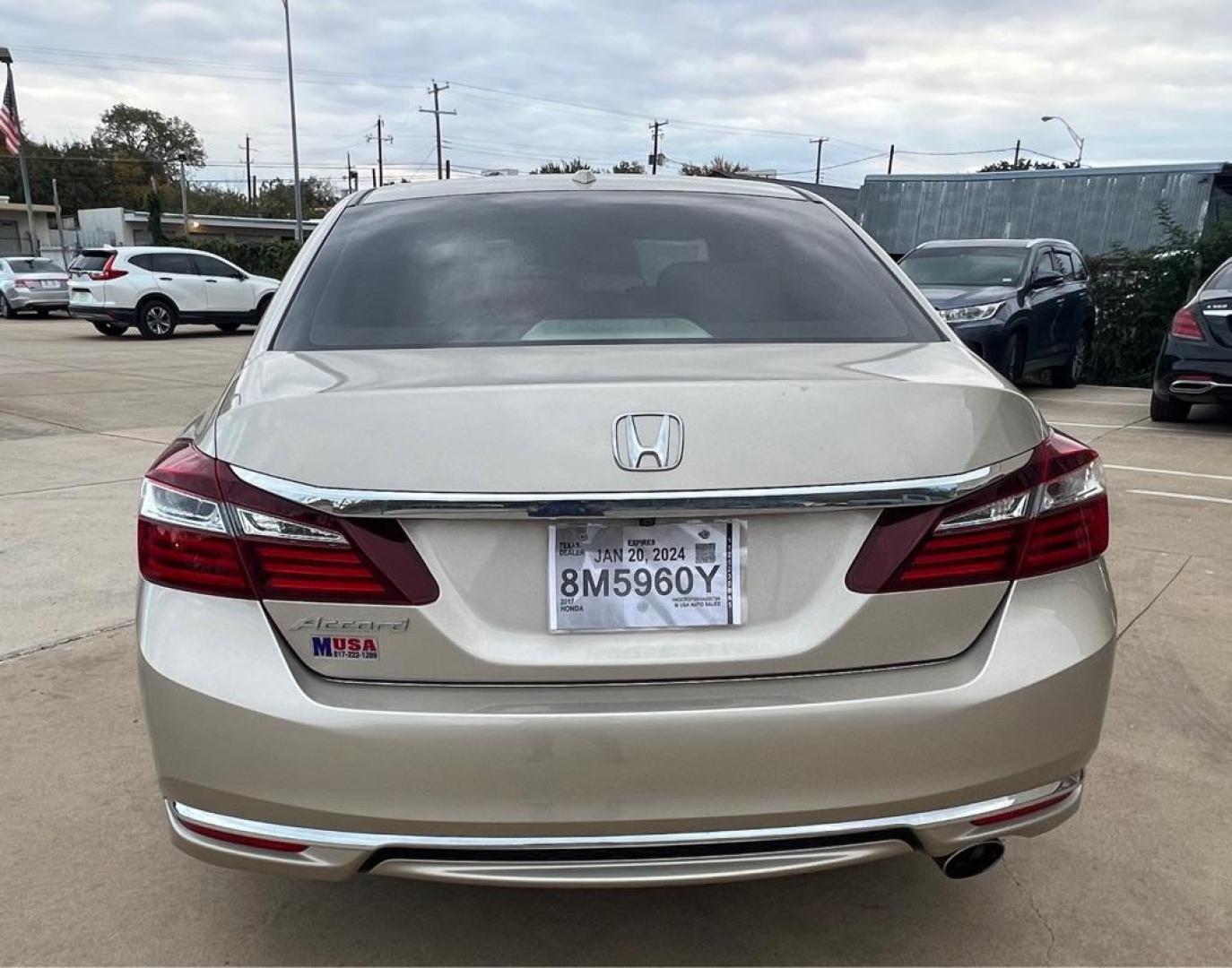 2017 Tan HONDA ACCORD EXL (1HGCR2F86HA) with an 2.4L engine, Automatic transmission, located at 4415 NE 28th St, Haltom City, TX, 76117, (817) 222-9334, 32.795322, -97.280937 - Photo#7