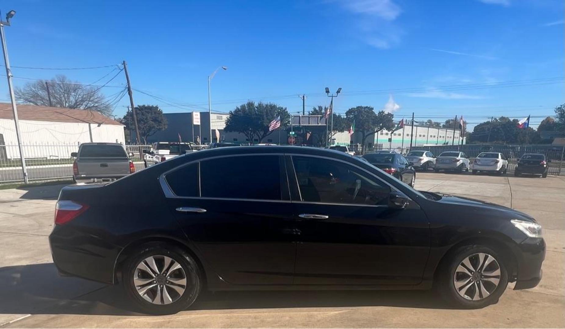 2013 Black HONDA ACCORD LX (1HGCR2F30DA) with an 2.4L engine, Continuously Variable transmission, located at 4415 NE 28th St, Haltom City, TX, 76117, (817) 222-9334, 32.795322, -97.280937 - Photo#9