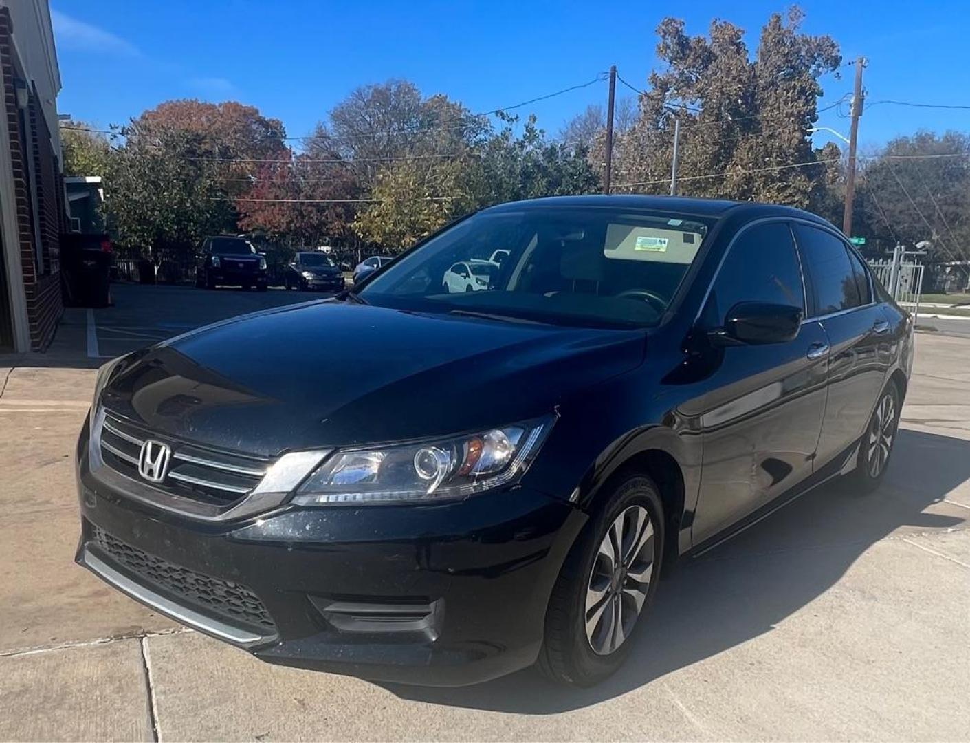 2013 Black HONDA ACCORD LX (1HGCR2F30DA) with an 2.4L engine, Continuously Variable transmission, located at 4415 NE 28th St, Haltom City, TX, 76117, (817) 222-9334, 32.795322, -97.280937 - Photo#1