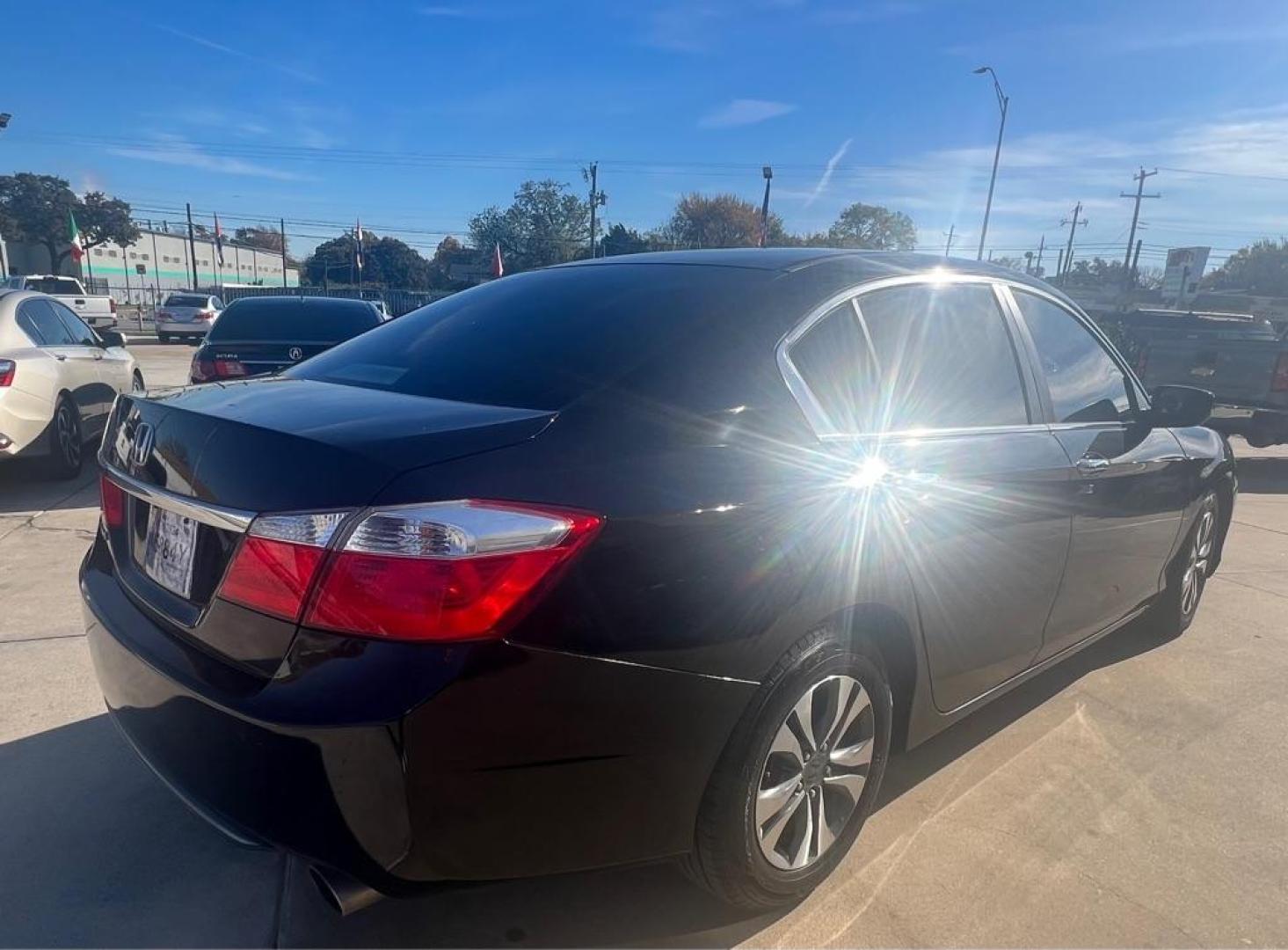 2013 Black HONDA ACCORD LX (1HGCR2F30DA) with an 2.4L engine, Continuously Variable transmission, located at 4415 NE 28th St, Haltom City, TX, 76117, (817) 222-9334, 32.795322, -97.280937 - Photo#3