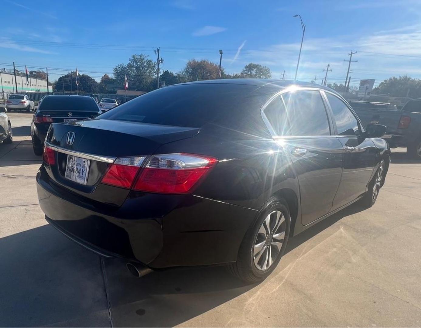 2013 Black HONDA ACCORD LX (1HGCR2F30DA) with an 2.4L engine, Continuously Variable transmission, located at 4415 NE 28th St, Haltom City, TX, 76117, (817) 222-9334, 32.795322, -97.280937 - Photo#4