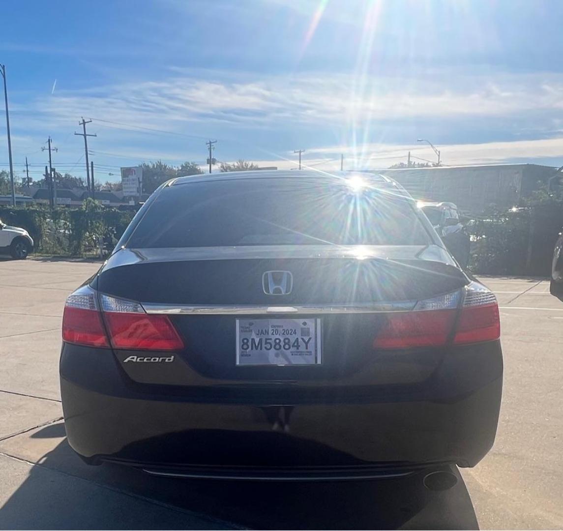 2013 Black HONDA ACCORD LX (1HGCR2F30DA) with an 2.4L engine, Continuously Variable transmission, located at 4415 NE 28th St, Haltom City, TX, 76117, (817) 222-9334, 32.795322, -97.280937 - Photo#8