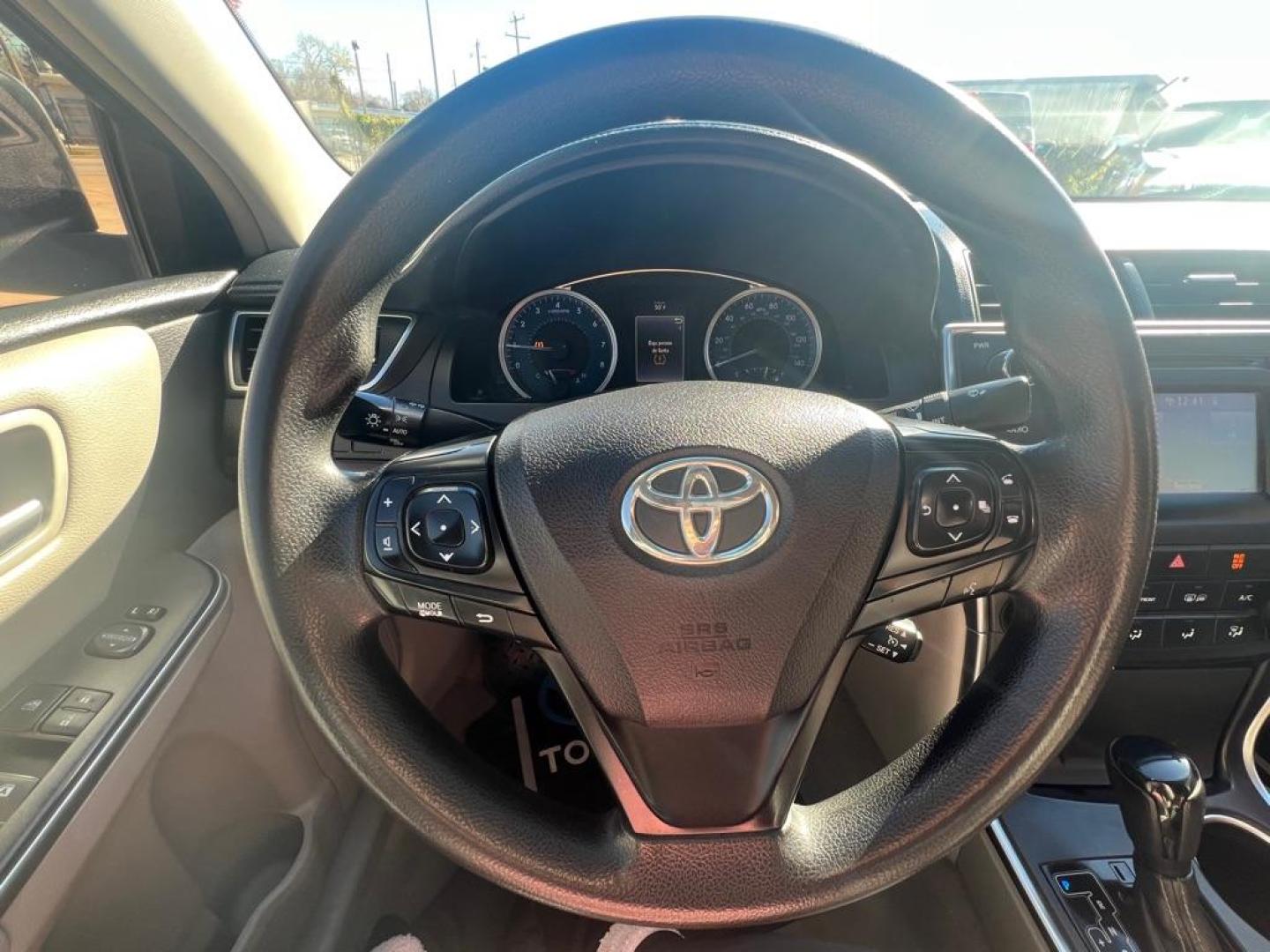 2016 silver TOYOTA CAMRY LE (4T4BF1FKXGR) with an 2.5L engine, Automatic transmission, located at 4415 NE 28th St, Haltom City, TX, 76117, (817) 222-9334, 32.795322, -97.280937 - Photo#13