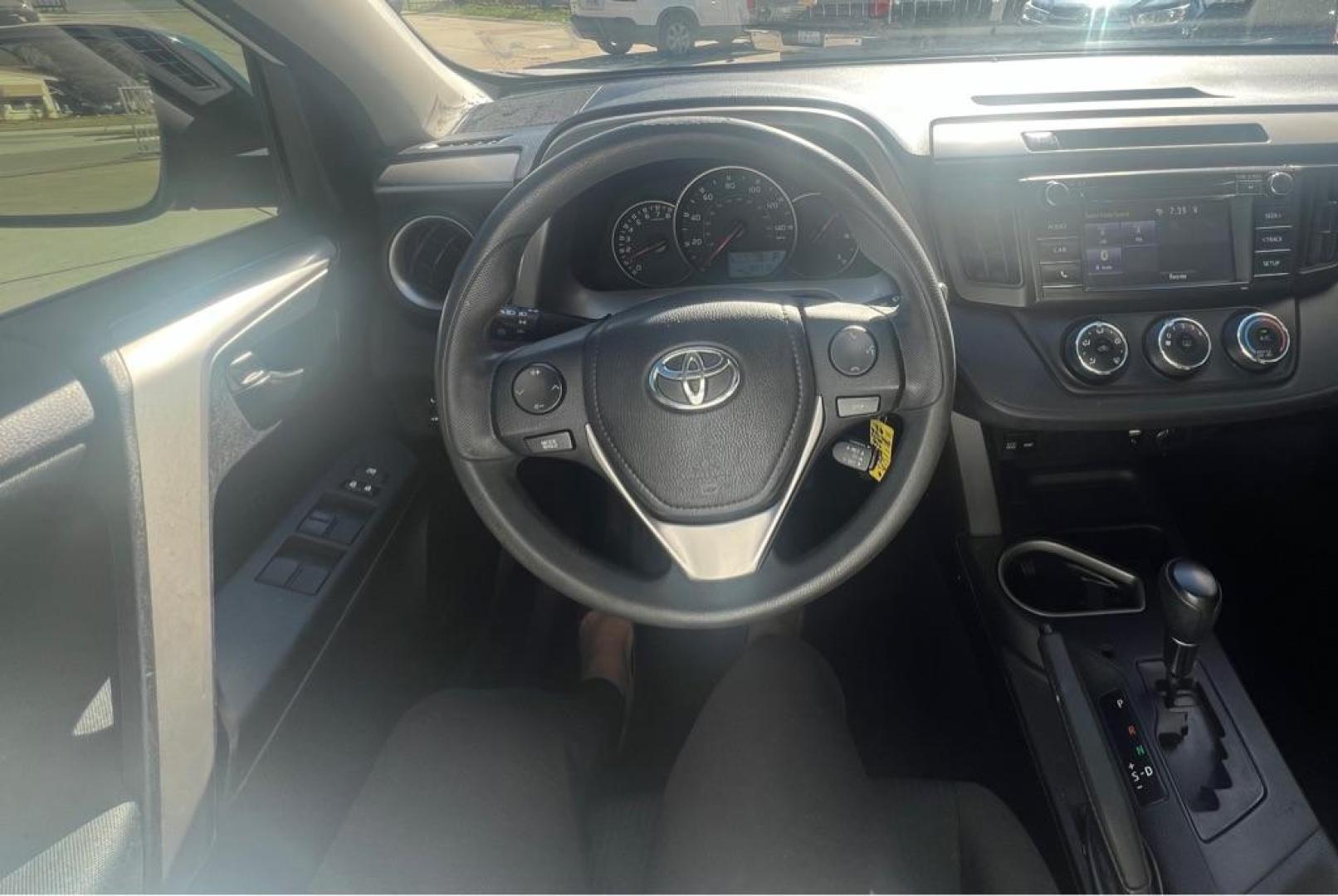 2016 White TOYOTA RAV4 LE (2T3ZFREV3GW) with an 2.5L engine, Automatic transmission, located at 4415 NE 28th St, Haltom City, TX, 76117, (817) 222-9334, 32.795322, -97.280937 - Photo#12