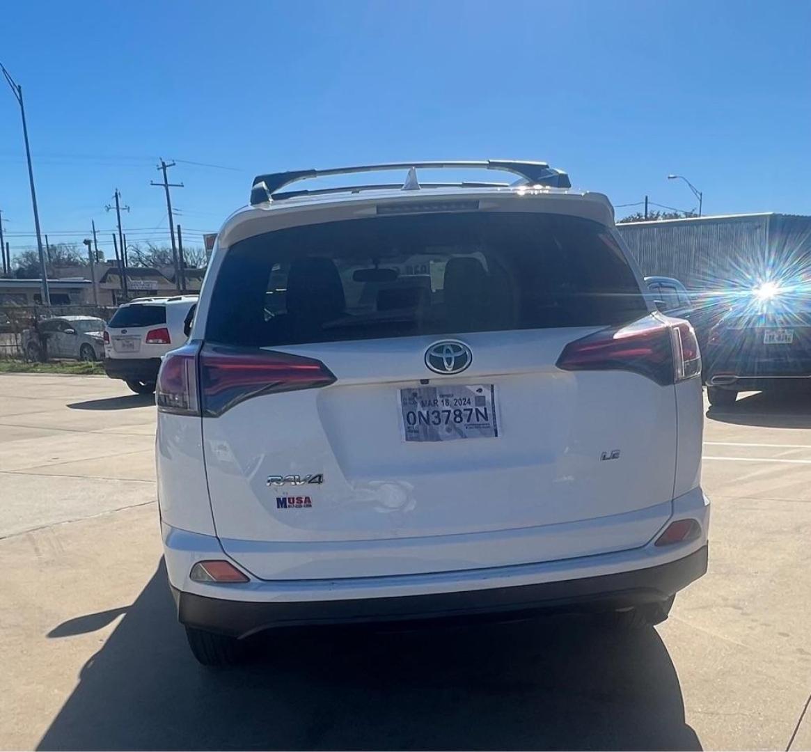 2016 White TOYOTA RAV4 LE (2T3ZFREV3GW) with an 2.5L engine, Automatic transmission, located at 4415 NE 28th St, Haltom City, TX, 76117, (817) 222-9334, 32.795322, -97.280937 - Photo#7