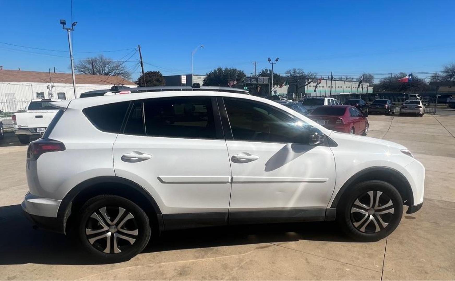 2016 White TOYOTA RAV4 LE (2T3ZFREV3GW) with an 2.5L engine, Automatic transmission, located at 4415 NE 28th St, Haltom City, TX, 76117, (817) 222-9334, 32.795322, -97.280937 - Photo#8