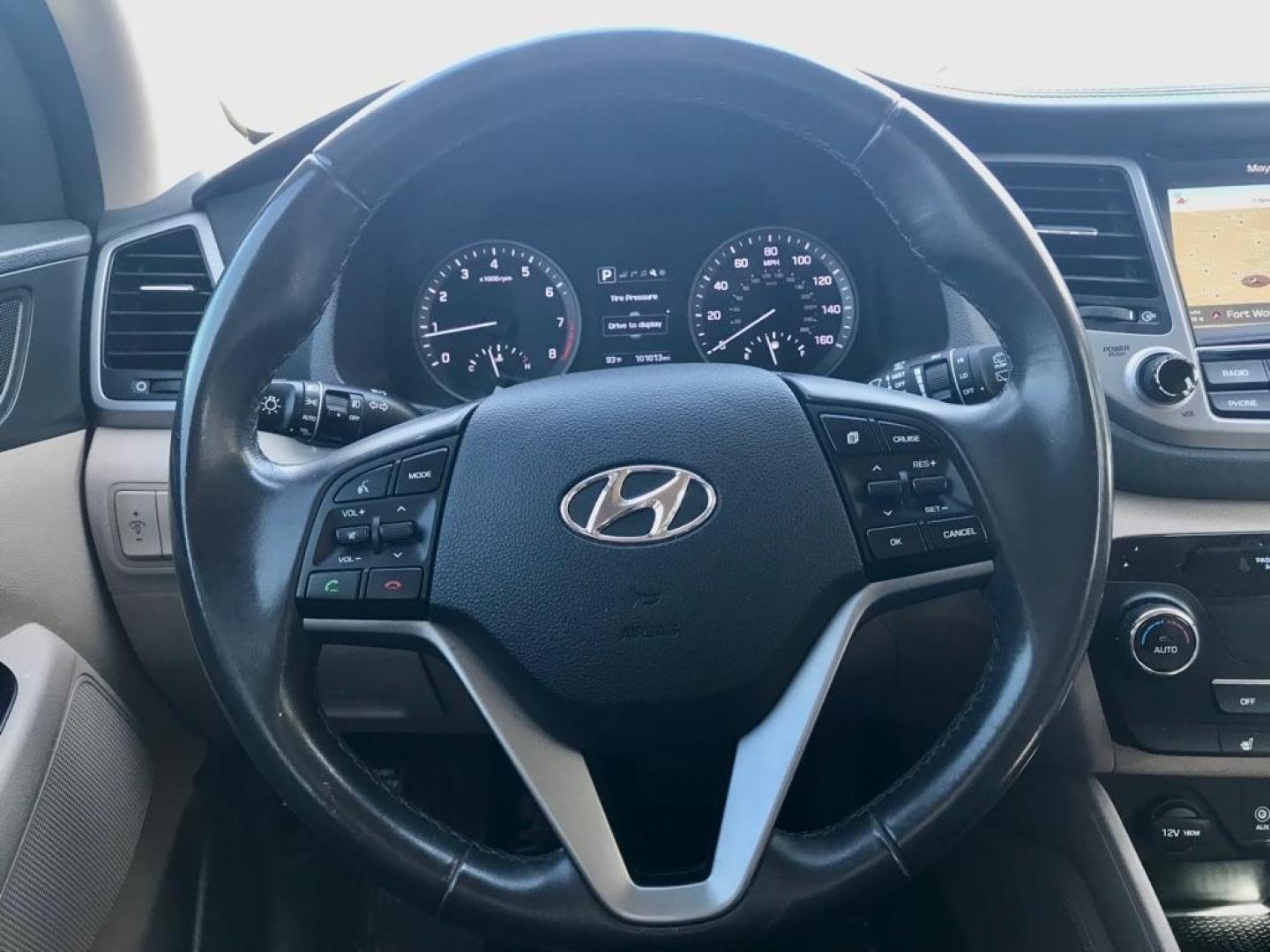 2016 Maroon HYUNDAI TUCSON LIMITED (KM8J33A28GU) with an 1.6L engine, Automatic transmission, located at 4415 NE 28th St, Haltom City, TX, 76117, (817) 222-9334, 32.795322, -97.280937 - Photo#10