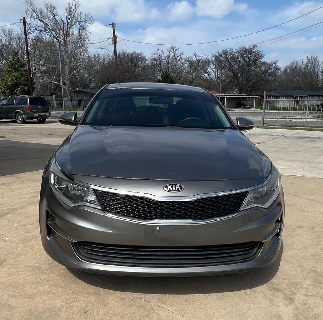 2017 Silver KIA OPTIMA LX (5XXGT4L37HG) with an 2.4L engine, Automatic transmission, located at 4415 NE 28th St, Haltom City, TX, 76117, (817) 222-9334, 32.795322, -97.280937 - Photo#5