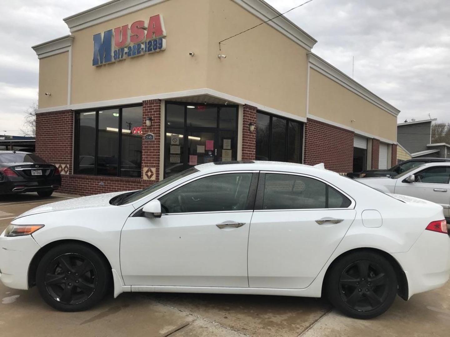 2013 White ACURA TSX TECH (JH4CU2F68DC) with an 2.4L engine, Automatic transmission, located at 4415 NE 28th St, Haltom City, TX, 76117, (817) 222-9334, 32.795322, -97.280937 - Photo#0