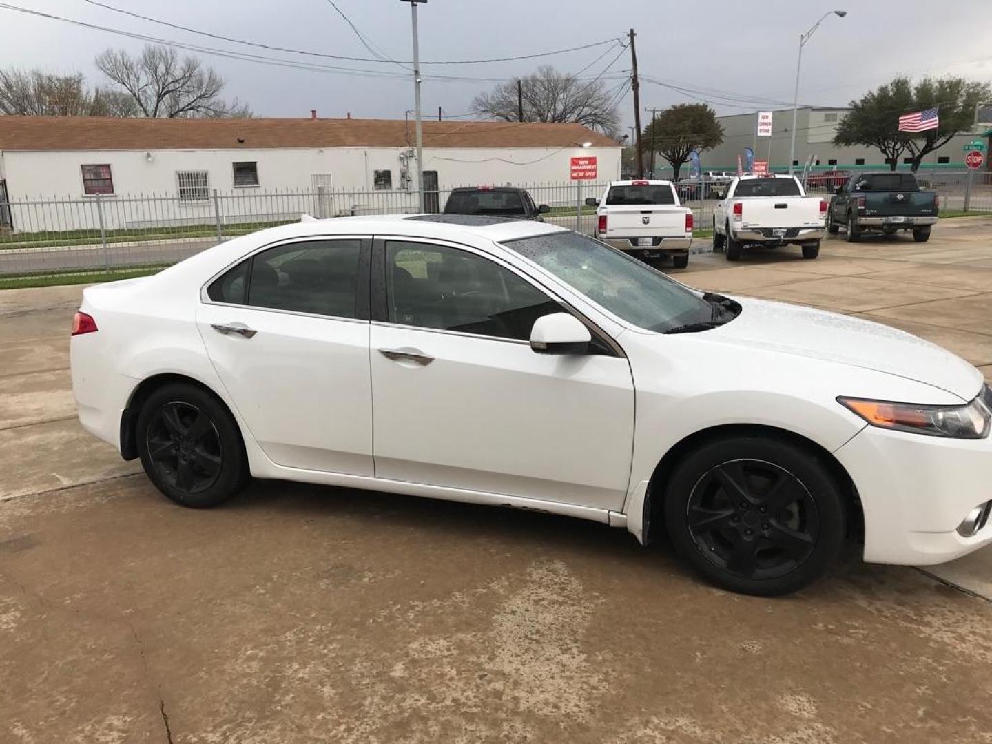 2013 White ACURA TSX TECH (JH4CU2F68DC) with an 2.4L engine, Automatic transmission, located at 4415 NE 28th St, Haltom City, TX, 76117, (817) 222-9334, 32.795322, -97.280937 - Photo#7