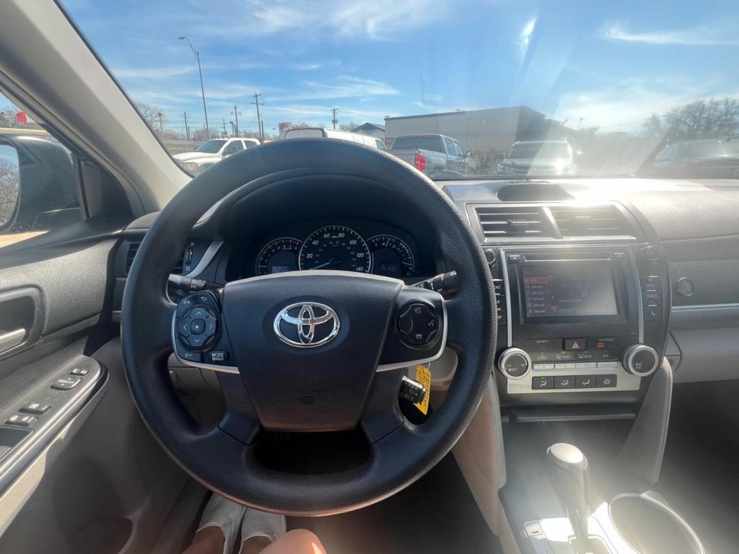 2014 Gray TOYOTA CAMRY L (4T1BF1FK8EU) with an 2.5L engine, Automatic transmission, located at 4415 NE 28th St, Haltom City, TX, 76117, (817) 222-9334, 32.795322, -97.280937 - Photo#12