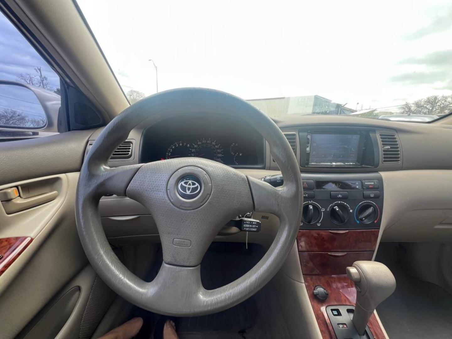 2005 Tan TOYOTA COROLLA CE (1NXBR32E45Z) with an 1.8L engine, Automatic transmission, located at 4415 NE 28th St, Haltom City, TX, 76117, (817) 222-9334, 32.795322, -97.280937 - Photo#12