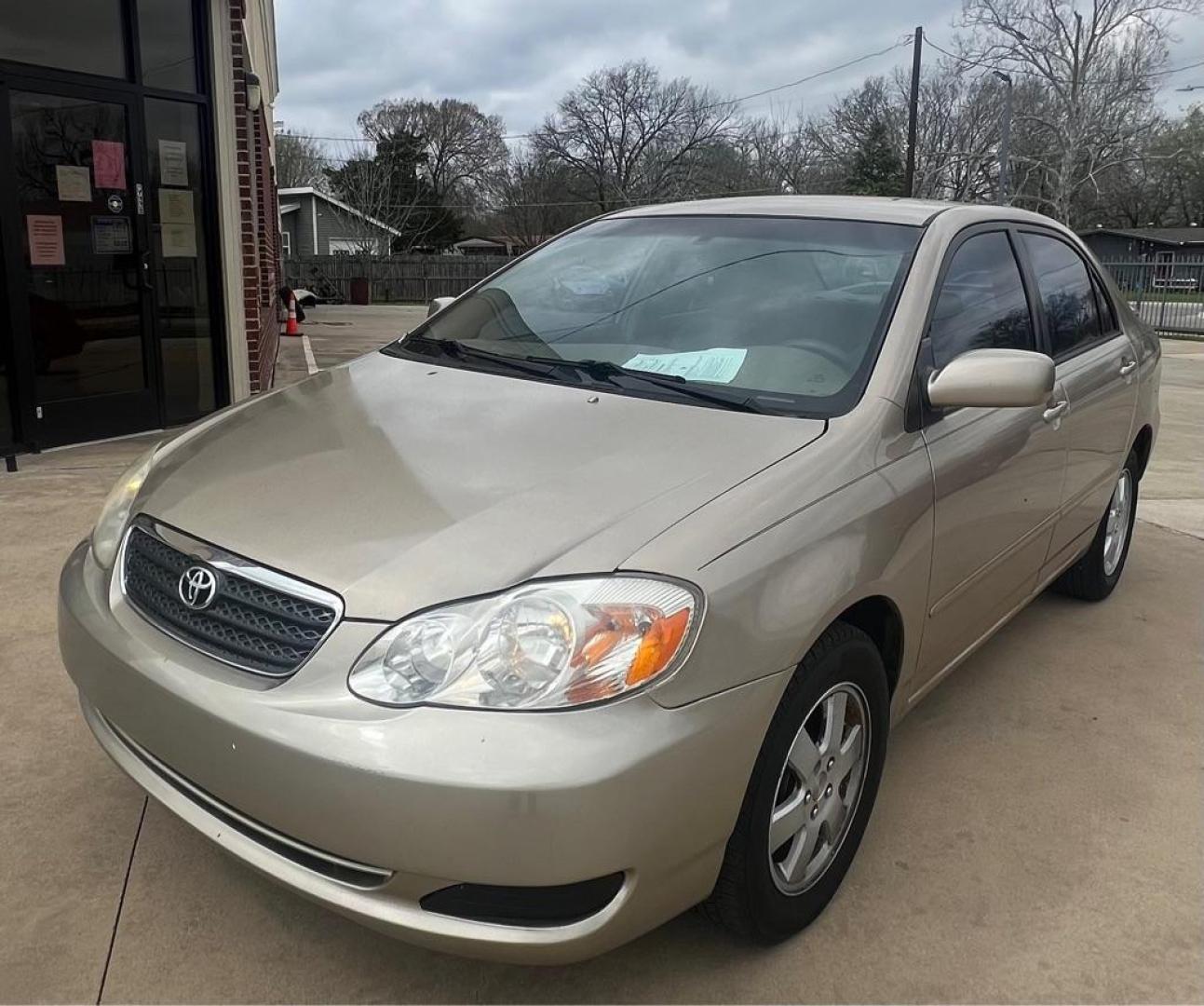 2005 Tan TOYOTA COROLLA CE (1NXBR32E45Z) with an 1.8L engine, Automatic transmission, located at 4415 NE 28th St, Haltom City, TX, 76117, (817) 222-9334, 32.795322, -97.280937 - Photo#1