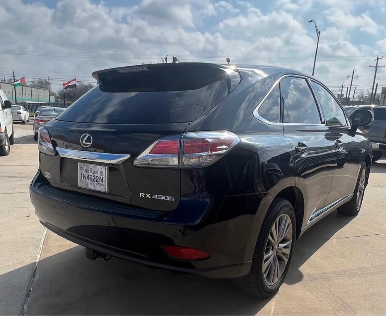 2013 Black LEXUS RX 450 (JTJZB1BA1D2) with an 3.5L engine, Automatic transmission, located at 4415 NE 28th St, Haltom City, TX, 76117, (817) 222-9334, 32.795322, -97.280937 - Photo#3