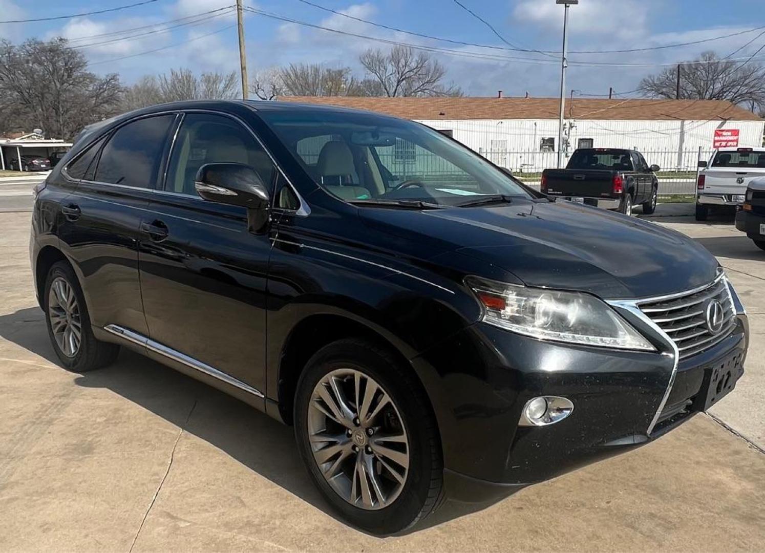 2013 Black LEXUS RX 450 (JTJZB1BA1D2) with an 3.5L engine, Automatic transmission, located at 4415 NE 28th St, Haltom City, TX, 76117, (817) 222-9334, 32.795322, -97.280937 - Photo#4