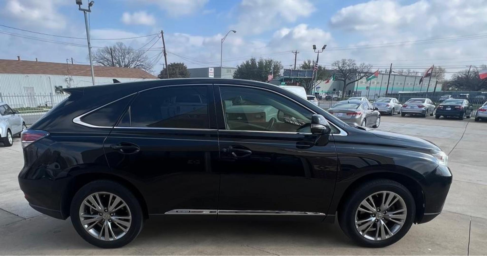 2013 Black LEXUS RX 450 (JTJZB1BA1D2) with an 3.5L engine, Automatic transmission, located at 4415 NE 28th St, Haltom City, TX, 76117, (817) 222-9334, 32.795322, -97.280937 - Photo#8