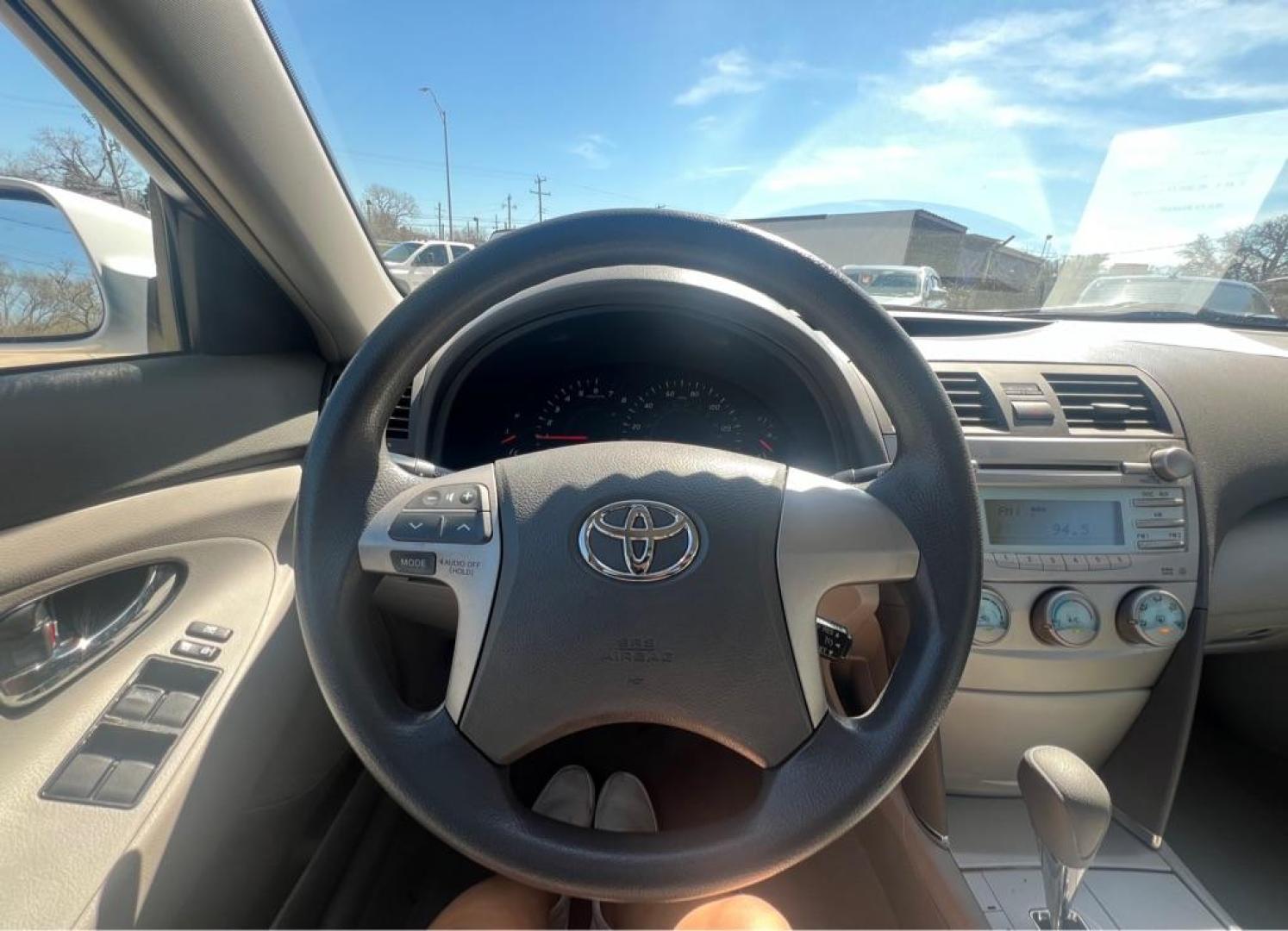 2009 White TOYOTA CAMRY BASE (4T1BE46K49U) with an 2.4L engine, Automatic transmission, located at 4415 NE 28th St, Haltom City, TX, 76117, (817) 222-9334, 32.795322, -97.280937 - Photo#13