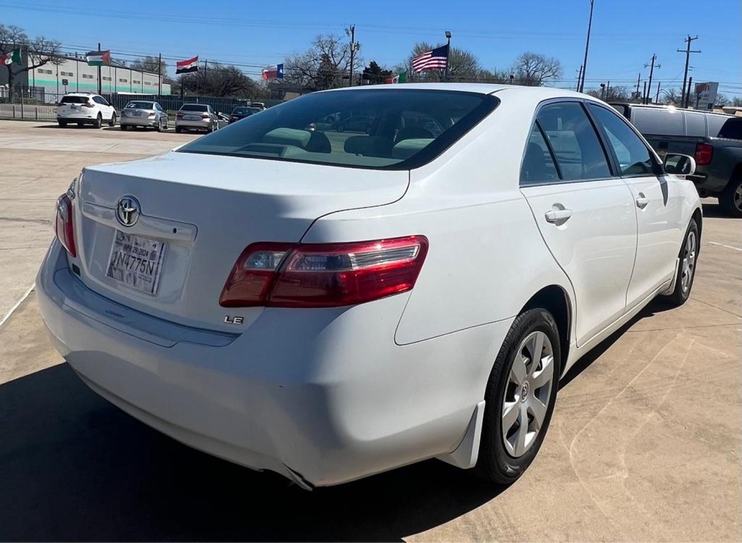 2009 White TOYOTA CAMRY BASE (4T1BE46K49U) with an 2.4L engine, Automatic transmission, located at 4415 NE 28th St, Haltom City, TX, 76117, (817) 222-9334, 32.795322, -97.280937 - Photo#3