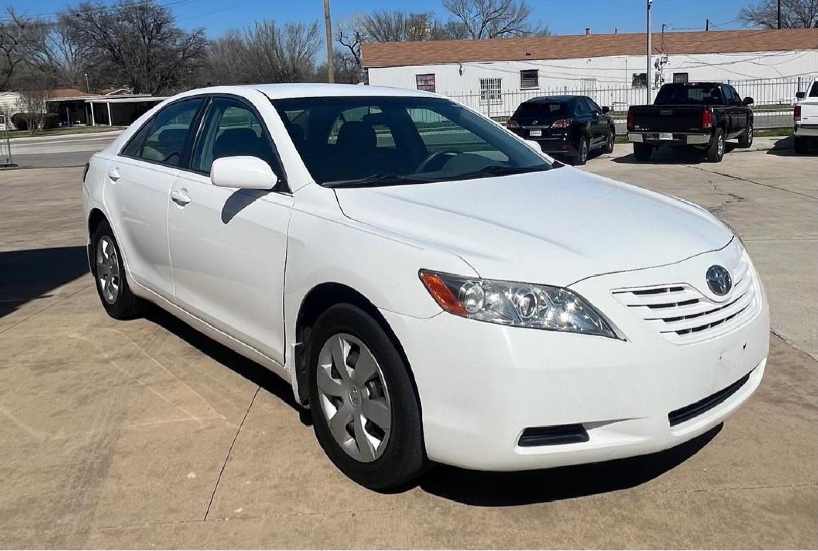 2009 White TOYOTA CAMRY BASE (4T1BE46K49U) with an 2.4L engine, Automatic transmission, located at 4415 NE 28th St, Haltom City, TX, 76117, (817) 222-9334, 32.795322, -97.280937 - Photo#4