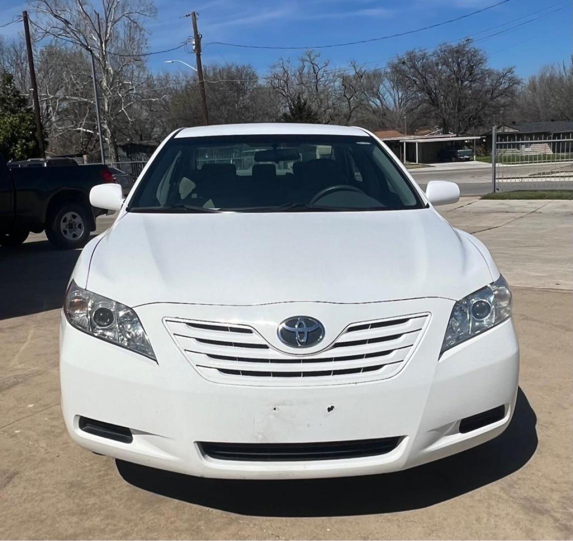 2009 White TOYOTA CAMRY BASE (4T1BE46K49U) with an 2.4L engine, Automatic transmission, located at 4415 NE 28th St, Haltom City, TX, 76117, (817) 222-9334, 32.795322, -97.280937 - Photo#5