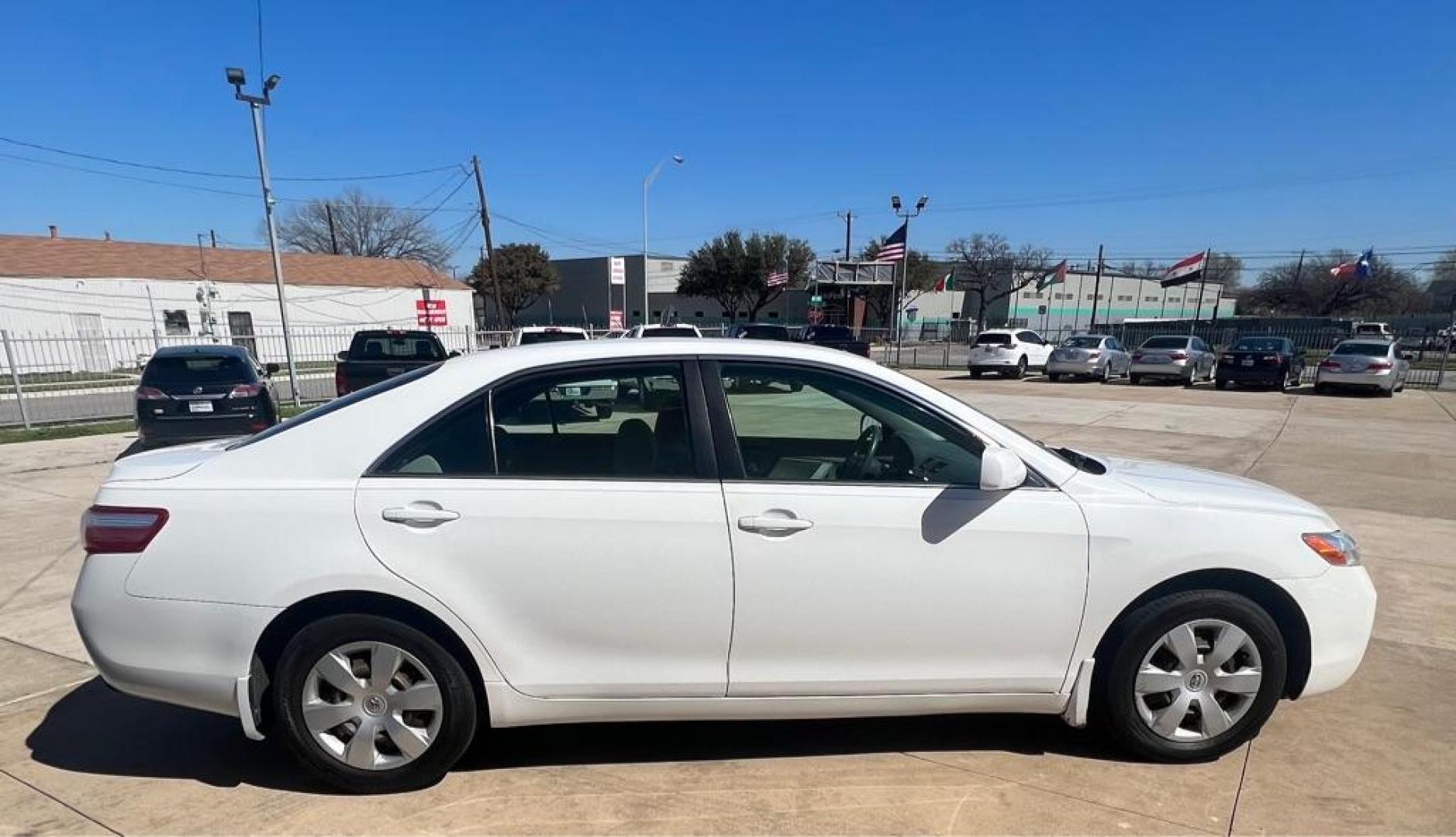 2009 White TOYOTA CAMRY BASE (4T1BE46K49U) with an 2.4L engine, Automatic transmission, located at 4415 NE 28th St, Haltom City, TX, 76117, (817) 222-9334, 32.795322, -97.280937 - Photo#8