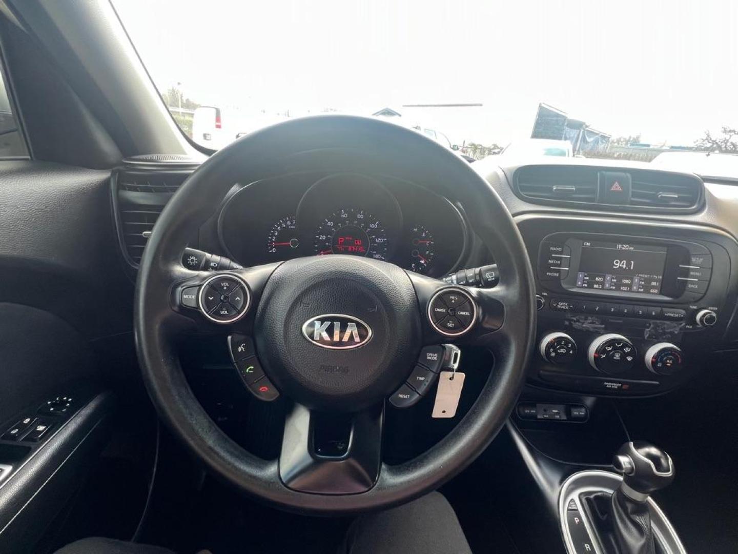 2018 Silver KIA SOUL (KNDJN2A21J7) with an 1.6L engine, Automatic transmission, located at 4415 NE 28th St, Haltom City, TX, 76117, (817) 222-9334, 32.795322, -97.280937 - Photo#12