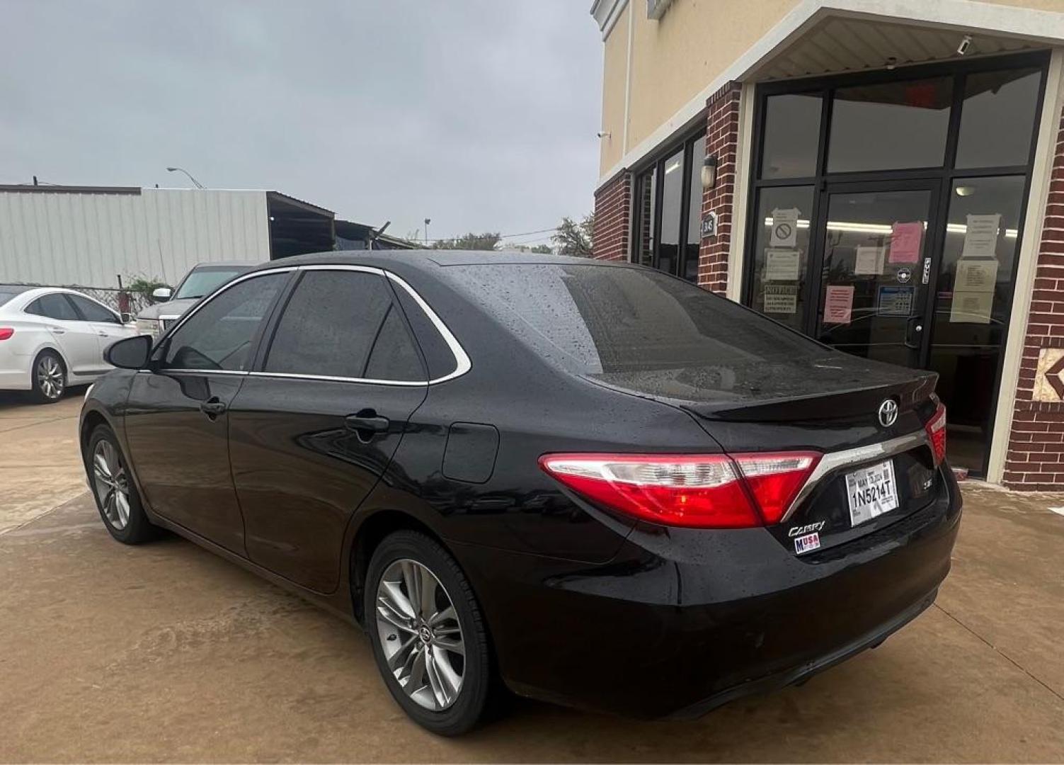 2015 Black TOYOTA CAMRY LE (4T1BF1FK1FU) with an 2.5L engine, Automatic transmission, located at 4415 NE 28th St, Haltom City, TX, 76117, (817) 222-9334, 32.795322, -97.280937 - Photo#2