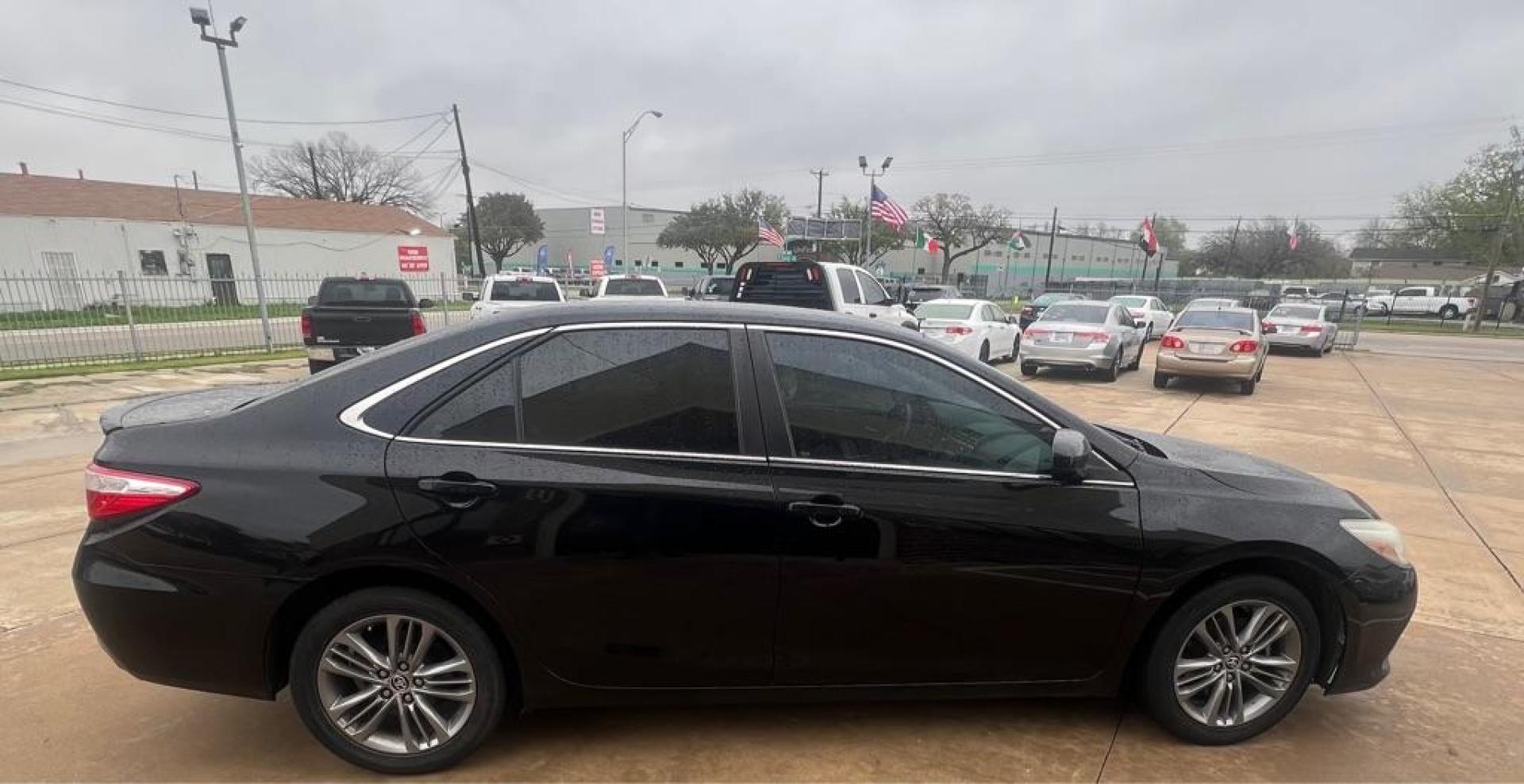 2015 Black TOYOTA CAMRY LE (4T1BF1FK1FU) with an 2.5L engine, Automatic transmission, located at 4415 NE 28th St, Haltom City, TX, 76117, (817) 222-9334, 32.795322, -97.280937 - Photo#8