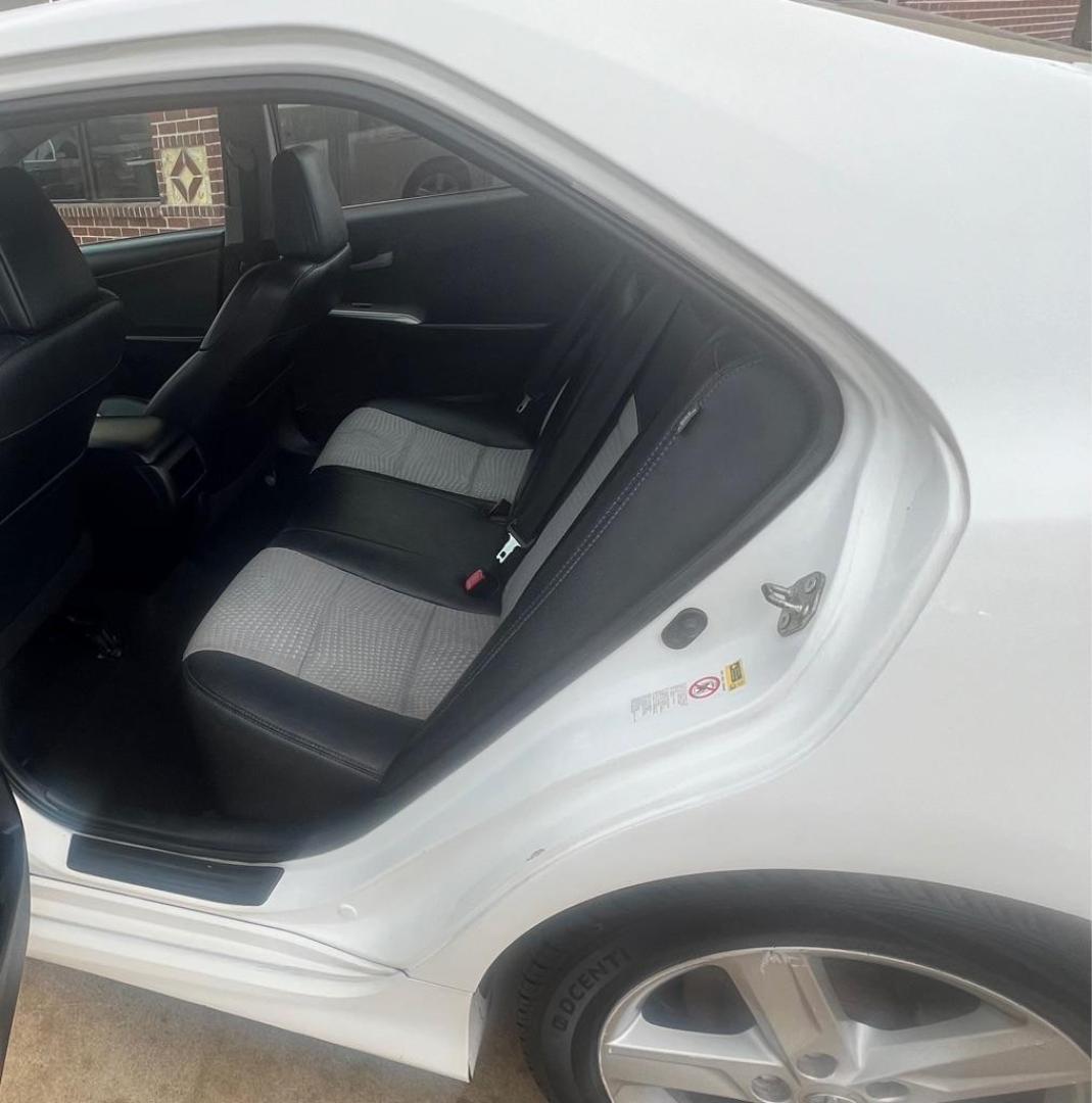 2014 White TOYOTA CAMRY L (4T1BF1FK3EU) with an 2.5L engine, Automatic transmission, located at 4415 NE 28th St, Haltom City, TX, 76117, (817) 222-9334, 32.795322, -97.280937 - Photo#11