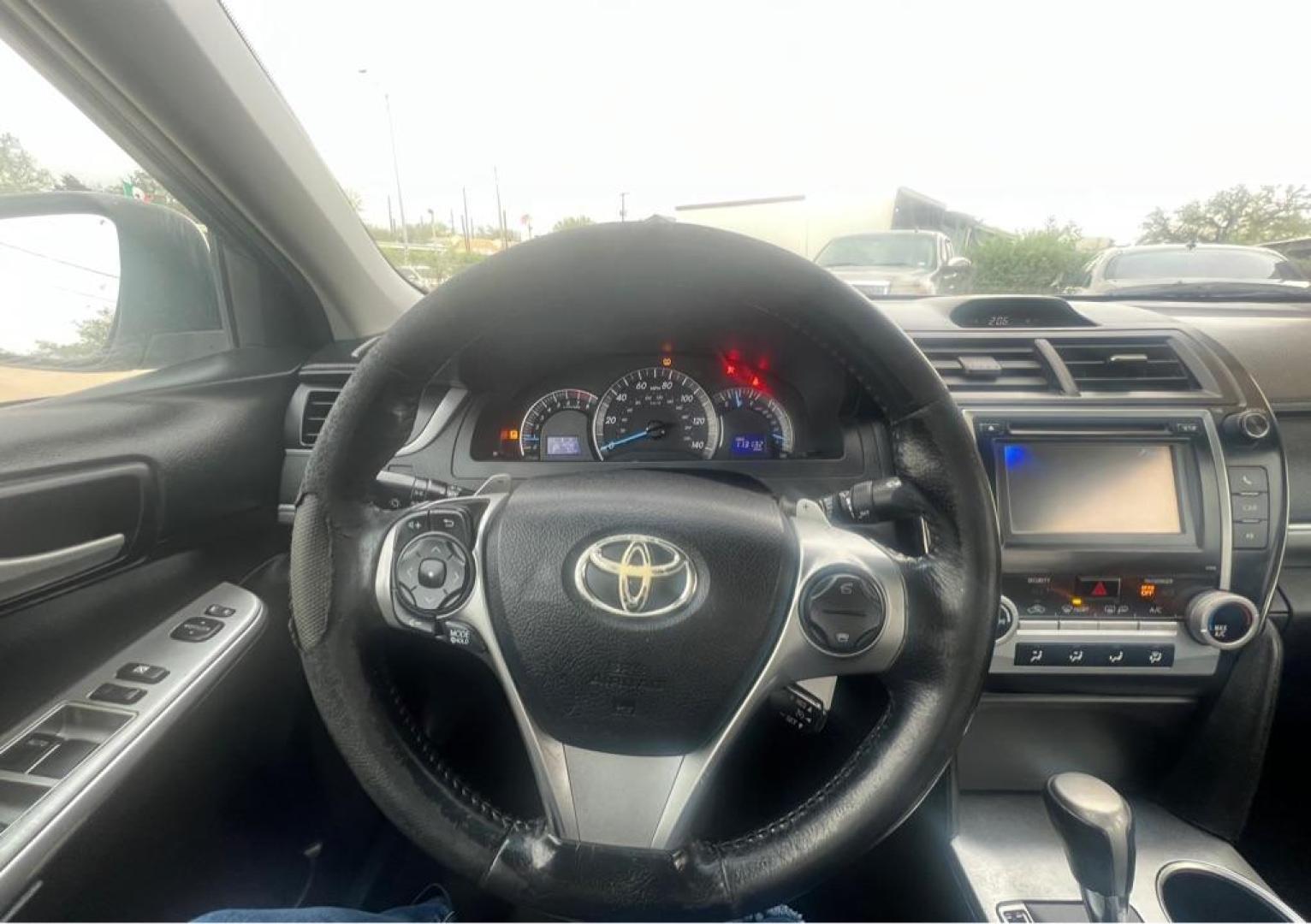 2014 White TOYOTA CAMRY L (4T1BF1FK3EU) with an 2.5L engine, Automatic transmission, located at 4415 NE 28th St, Haltom City, TX, 76117, (817) 222-9334, 32.795322, -97.280937 - Photo#12